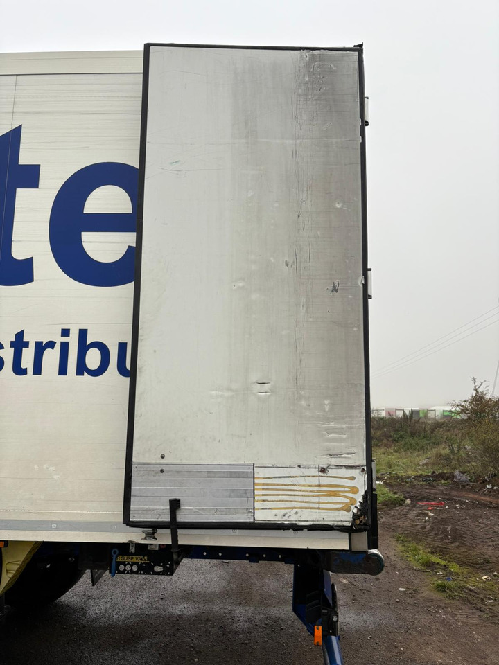 Refrigerator semi-trailer Schmitz Cargobull 2016 TK SLXe 300 – BTK110: picture 39 Refrigerator semi-trailer Schmitz Cargobull 2016 TK SLXe 300 – BTK110: picture 39