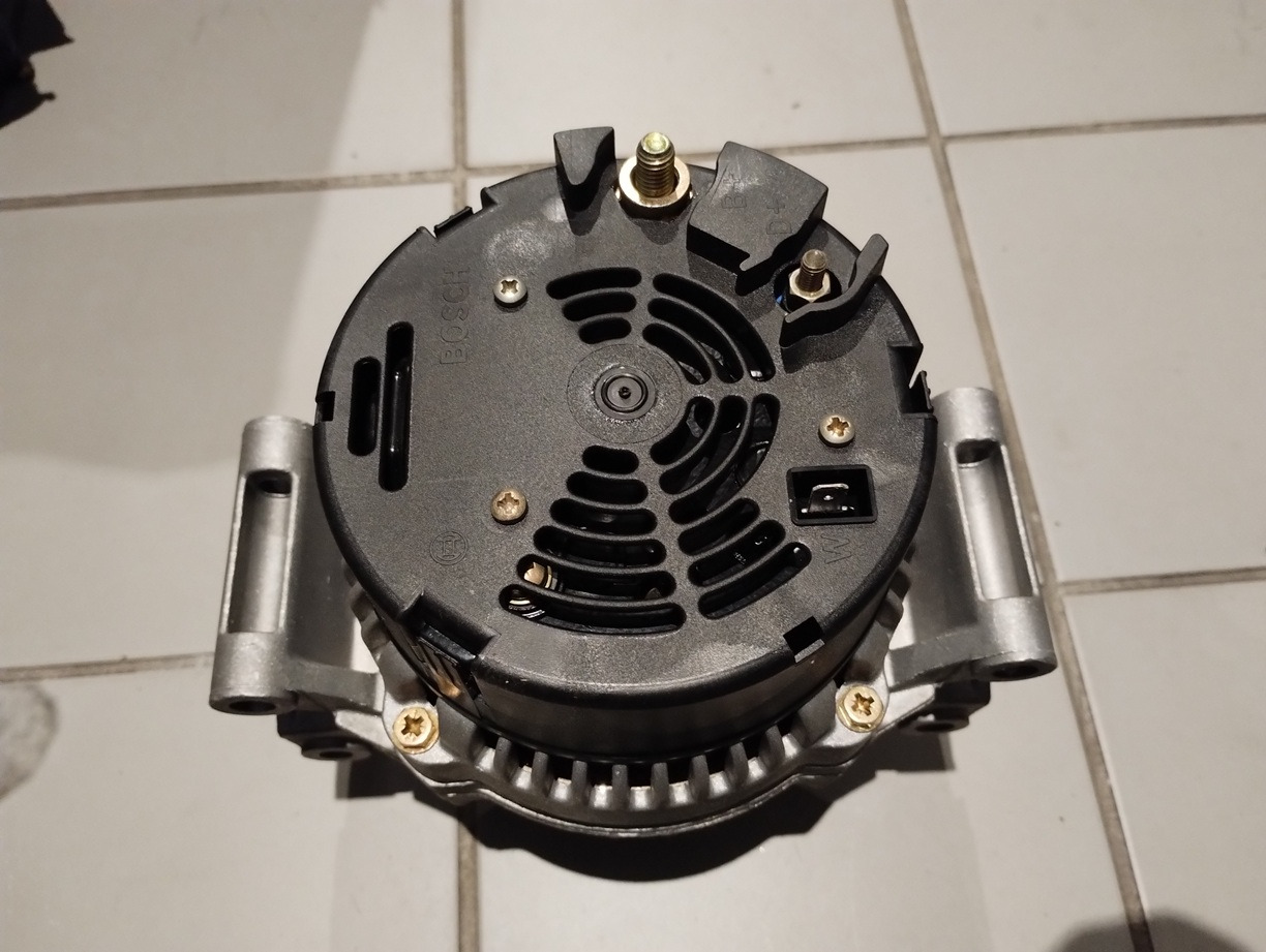 Alternator Mercedes 0111540602 0123320065 90A BOSCH SPRINTER 901 902 903 904 C KLASA - Alternator for Bus: picture 2 Alternator Mercedes 0111540602 0123320065 90A BOSCH SPRINTER 901 902 903 904 C KLASA - Alternator for Bus: picture 2