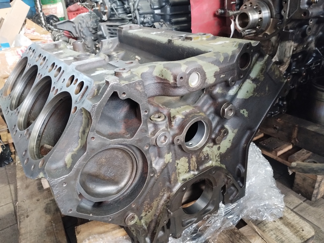 BLOK SILNIKA Mercedes OM 402 V8 - Cylinder block for Truck: picture 3 BLOK SILNIKA Mercedes OM 402 V8 - Cylinder block for Truck: picture 3