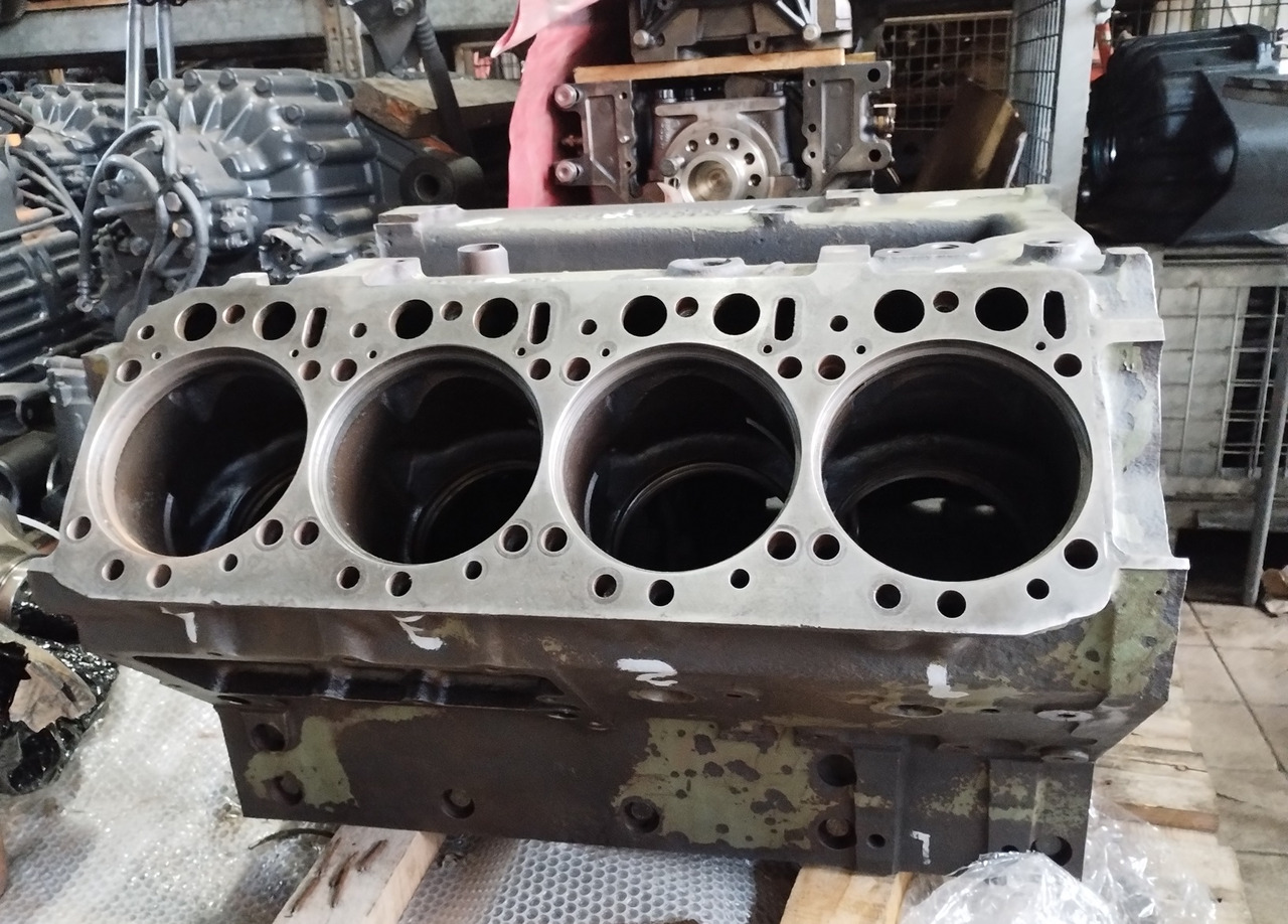 BLOK SILNIKA Mercedes OM 402 V8 - Cylinder block for Truck: picture 1 BLOK SILNIKA Mercedes OM 402 V8 - Cylinder block for Truck: picture 1