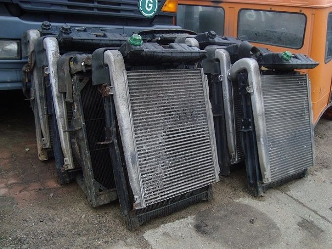 CHŁODNICA WODY MERCEDES ACTROS MP1 MP2 MP3 - Cooling system for Truck: picture 3 CHŁODNICA WODY MERCEDES ACTROS MP1 MP2 MP3 - Cooling system for Truck: picture 3