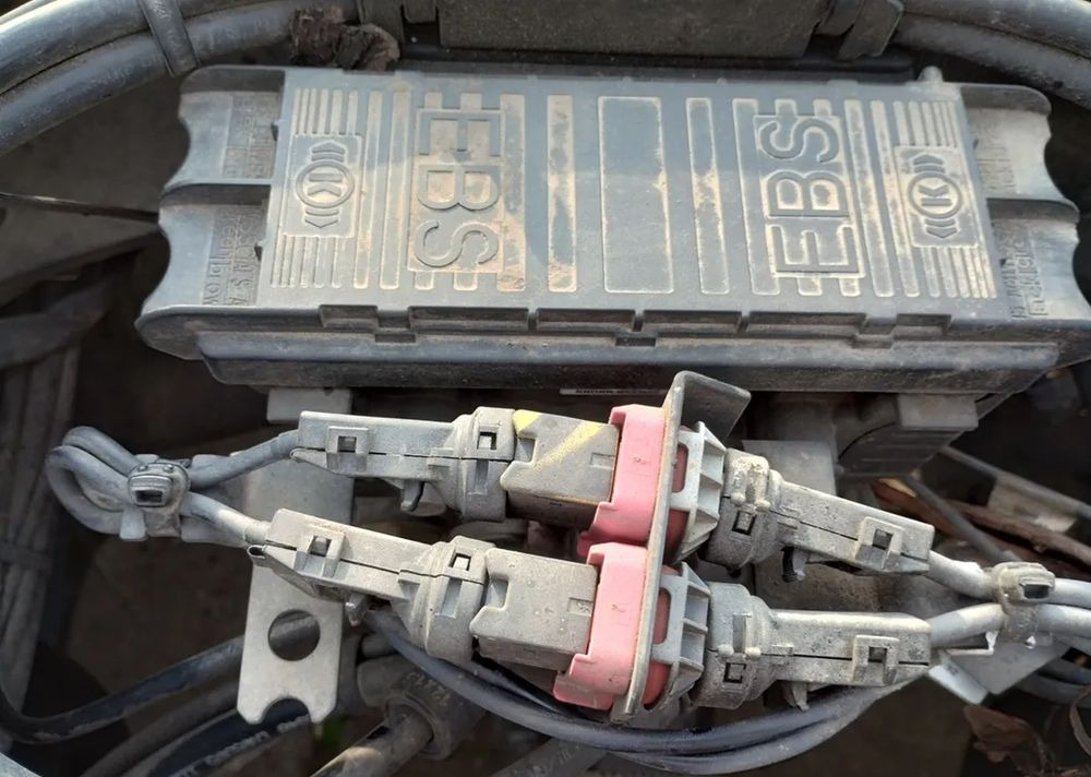 Zawór EBS Modulator Knorr VOLVO FH 2023 22225552 - Electrical system for Truck: picture 1 Zawór EBS Modulator Knorr VOLVO FH 2023 22225552 - Electrical system for Truck: picture 1