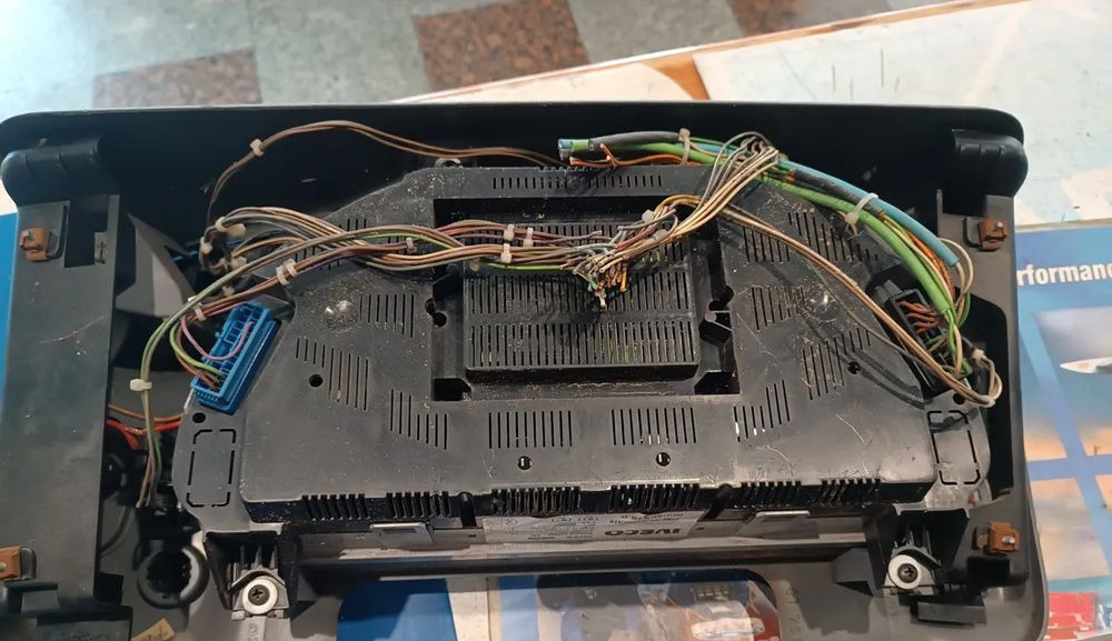 Zegary Licznik IVECO STRALIS 504025356 - Electrical system for Truck: picture 3 Zegary Licznik IVECO STRALIS 504025356 - Electrical system for Truck: picture 3