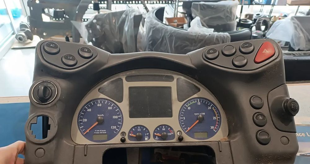 Zegary Licznik IVECO STRALIS 504025356 - Electrical system for Truck: picture 1 Zegary Licznik IVECO STRALIS 504025356 - Electrical system for Truck: picture 1