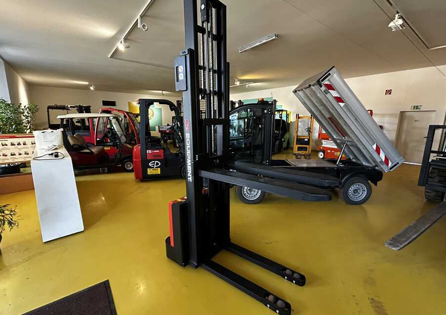 EP Equipment ESL122 - Stacker: picture 2 EP Equipment ESL122 - Stacker: picture 2