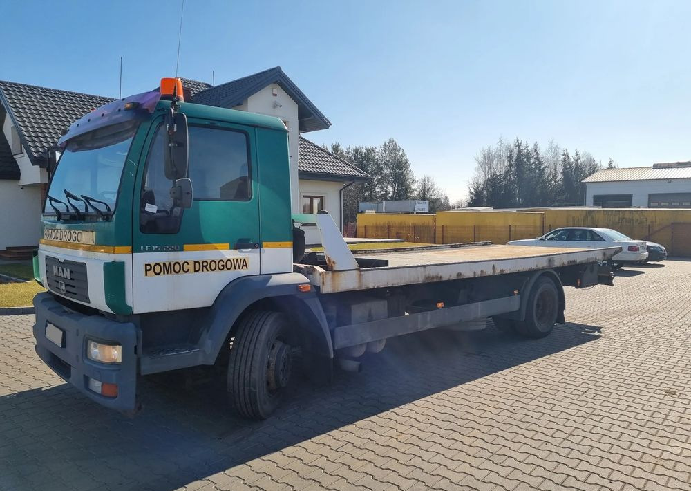MAN LE 15 220 - Tow truck: picture 1 MAN LE 15 220 - Tow truck: picture 1