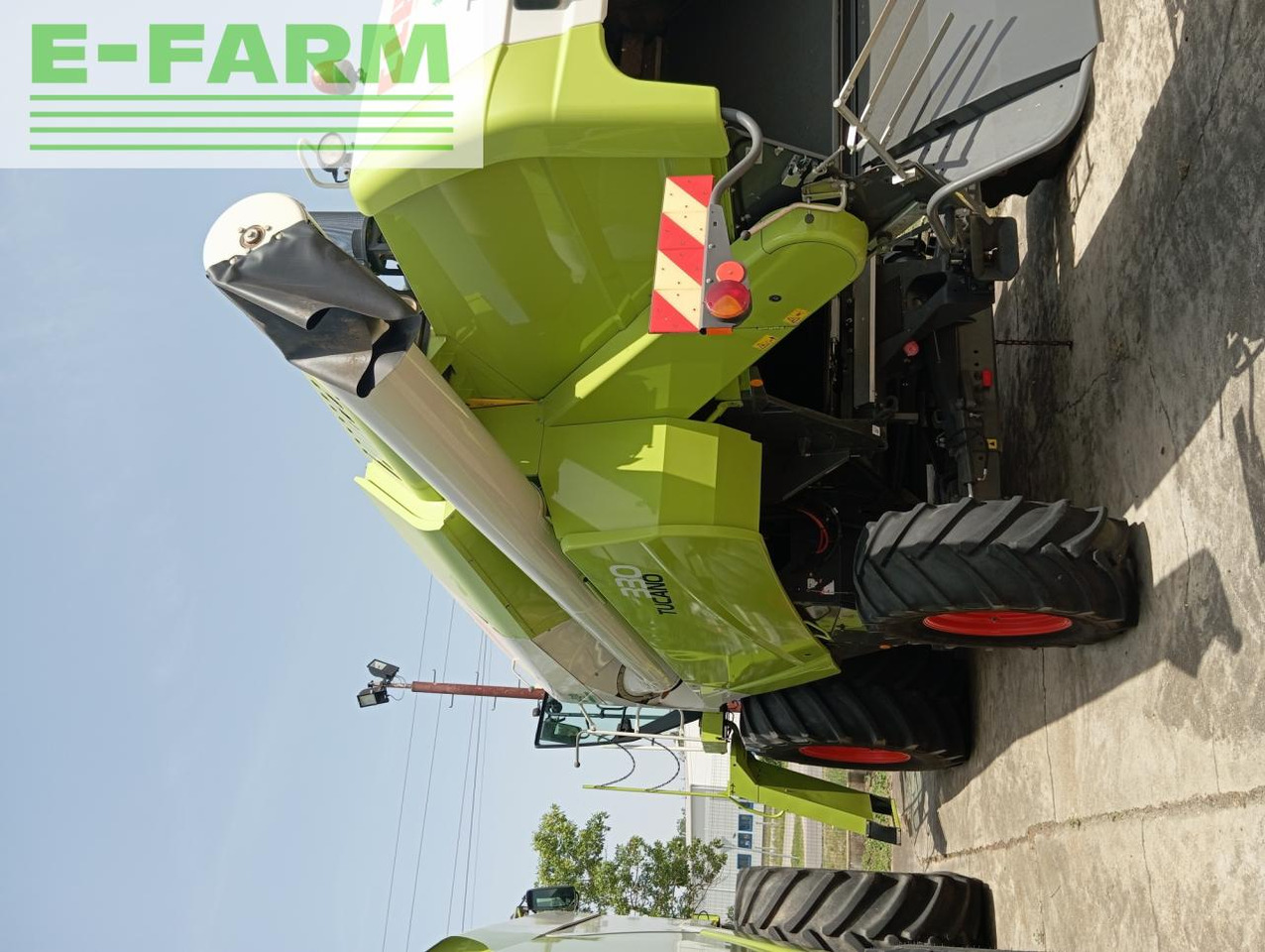 CLAAS Tucano 330 - Combine harvester: picture 3 CLAAS Tucano 330 - Combine harvester: picture 3