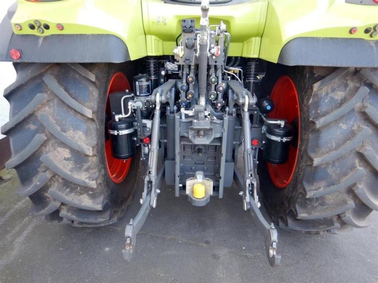 Farm tractor CLAAS arion 510 cis v: picture 12