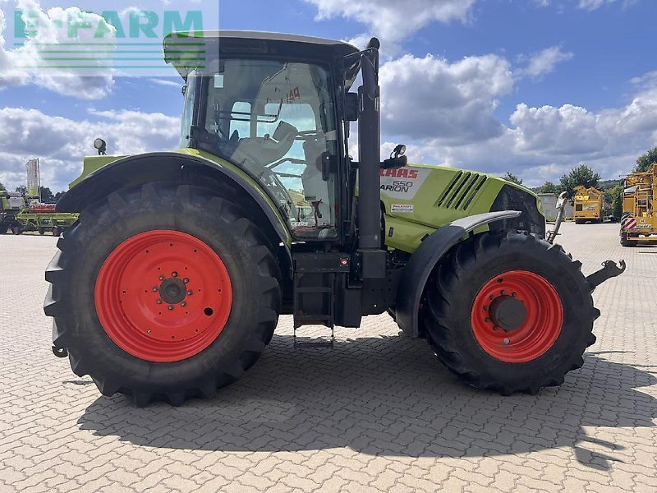 Farm tractor CLAAS arion 650: picture 8