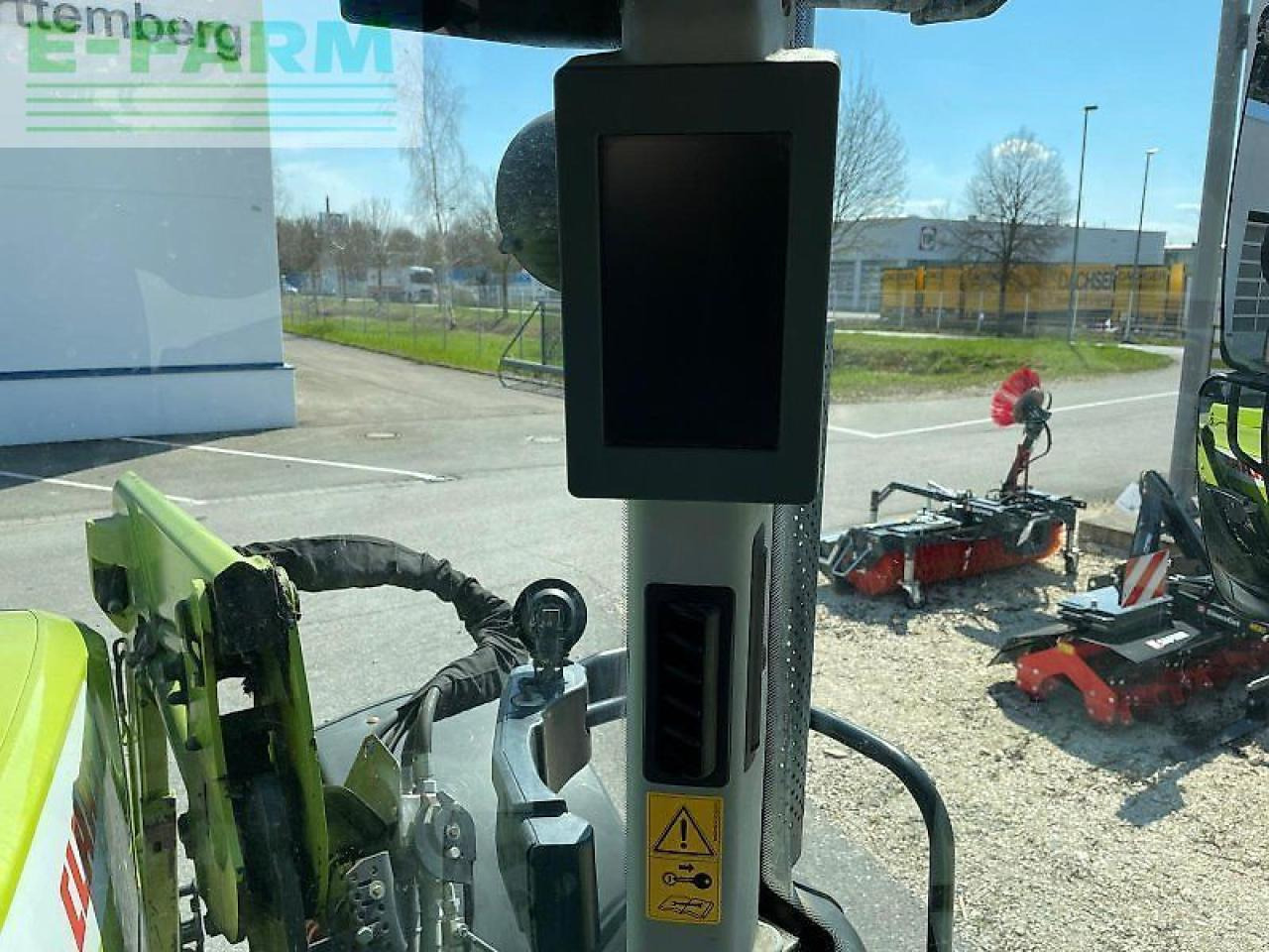 Farm tractor CLAAS arion 650 cis+ mit fl CIS+: picture 8