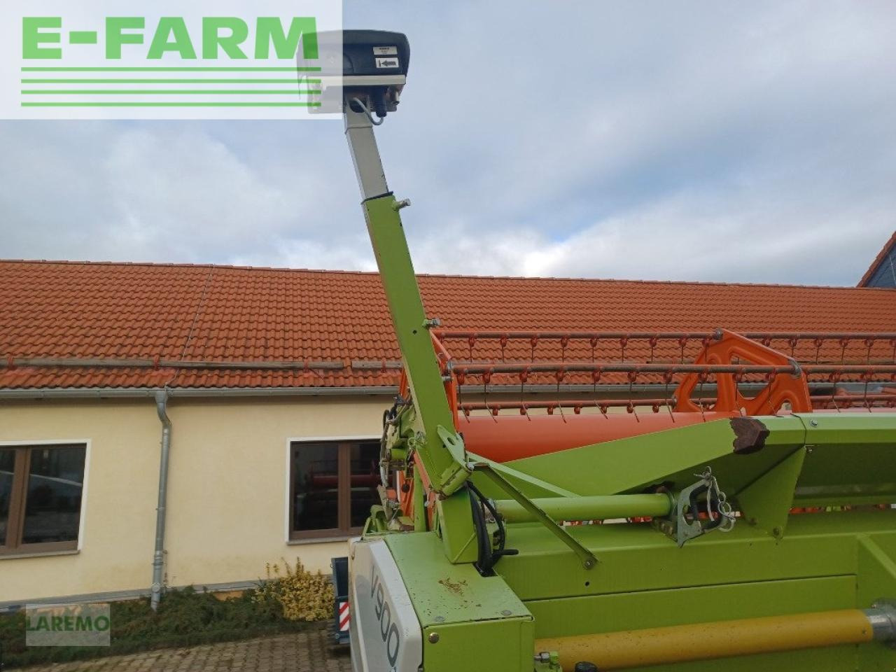 Combine harvester CLAAS lexion 670 tt terratrac v 900: picture 18
