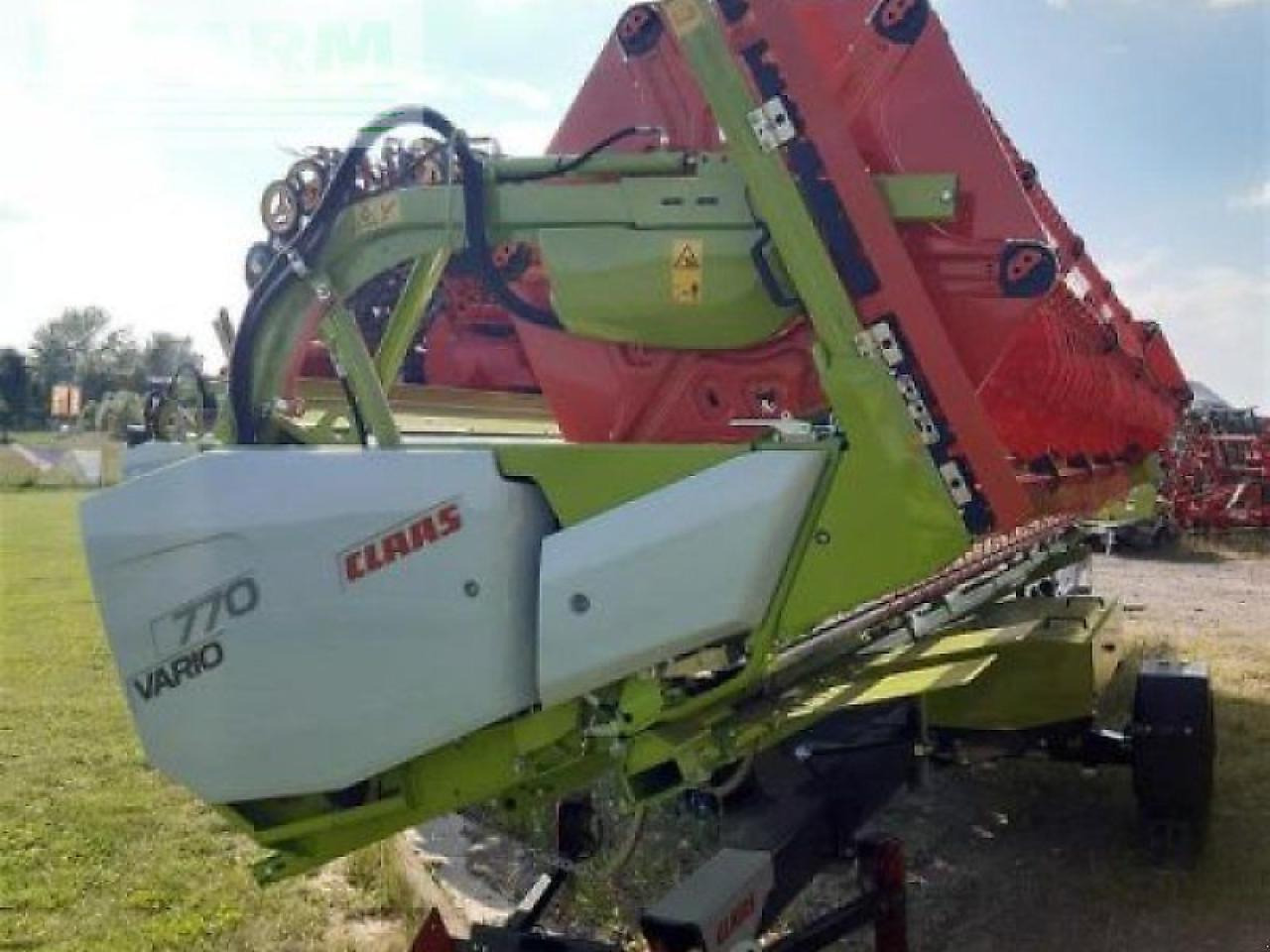 Combine harvester CLAAS mähdr. trion 730 + v770: picture 19
