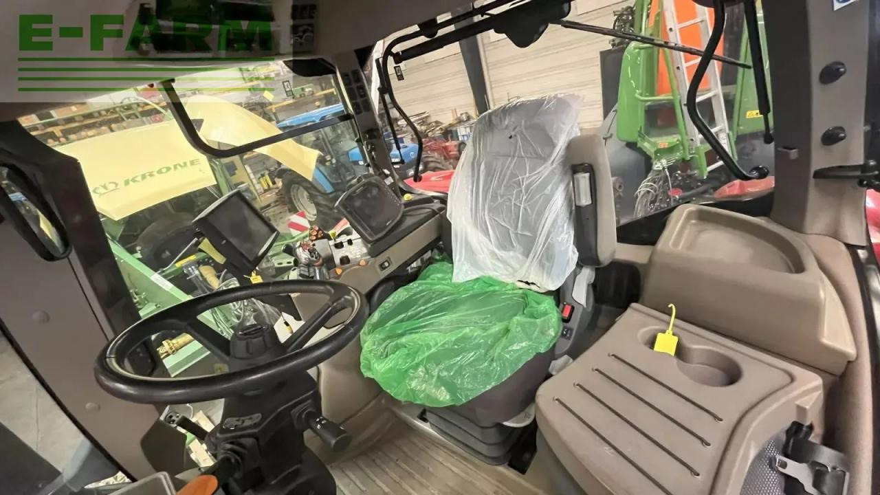 Farm tractor Case-IH optum 300 cvxdrive: picture 11