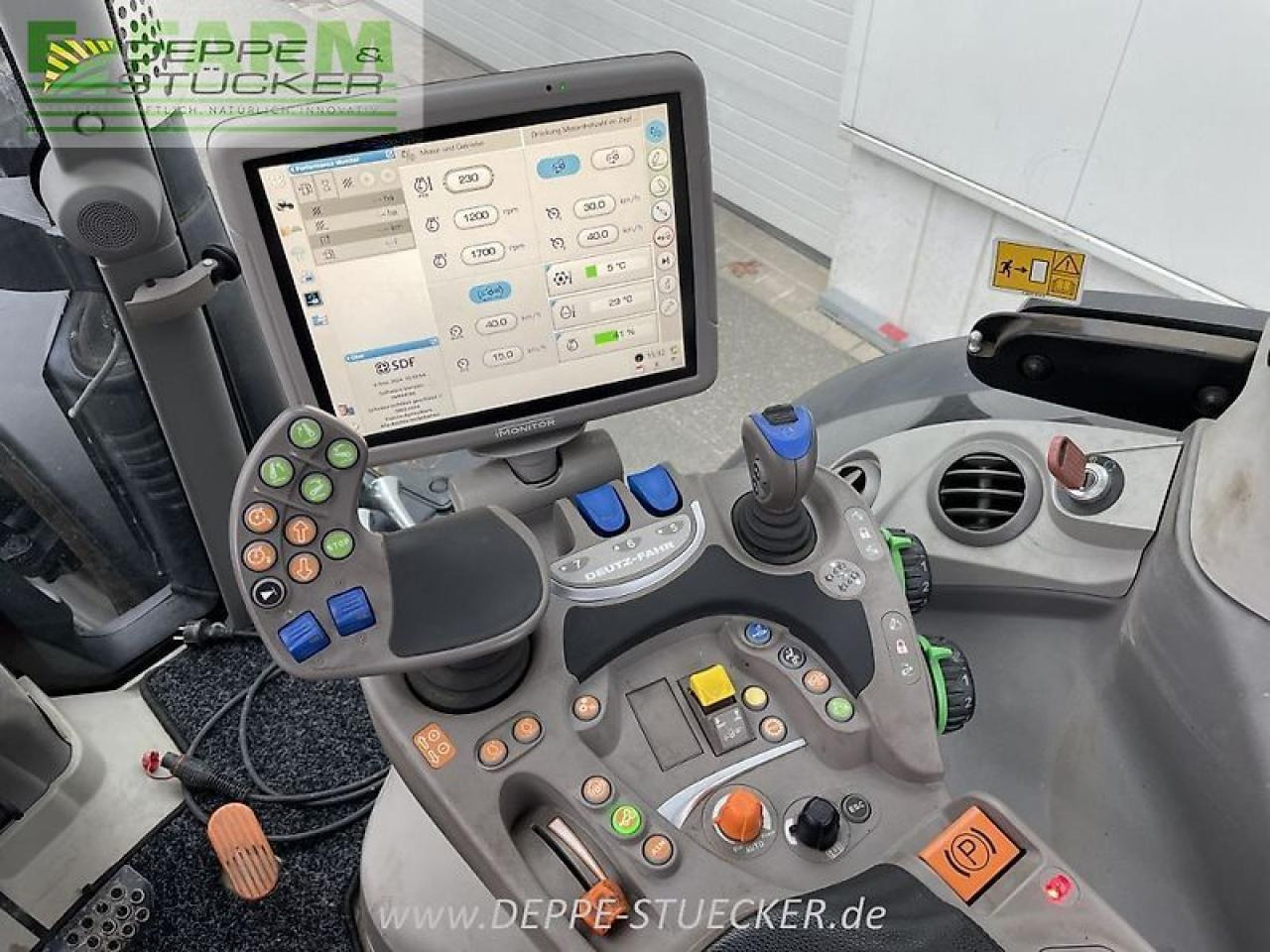 Farm tractor Deutz-Fahr 6210 agrotron ttv warrior: picture 6