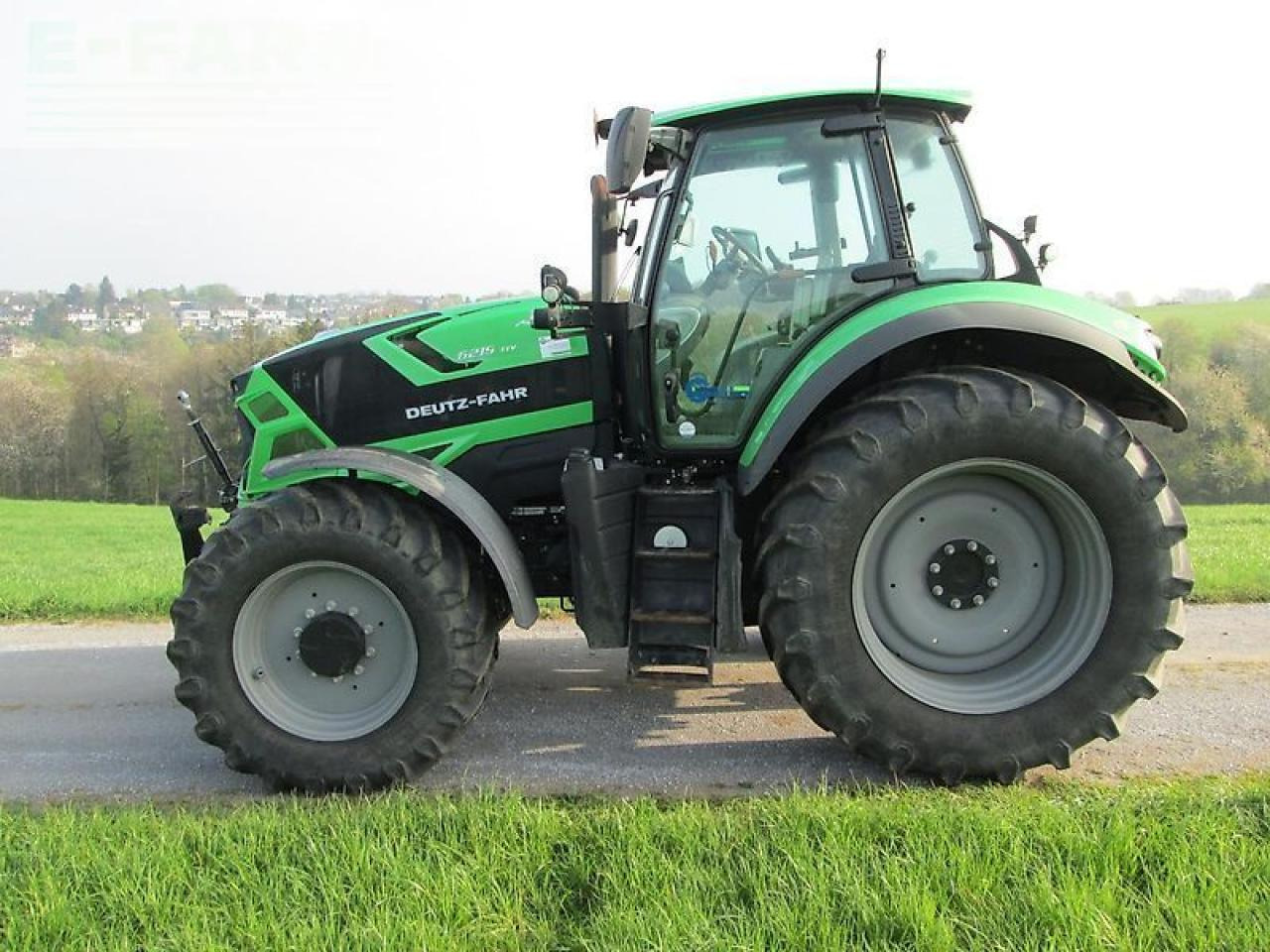 Deutz-Fahr 6215 ttv - Farm tractor: picture 1 Deutz-Fahr 6215 ttv - Farm tractor: picture 1