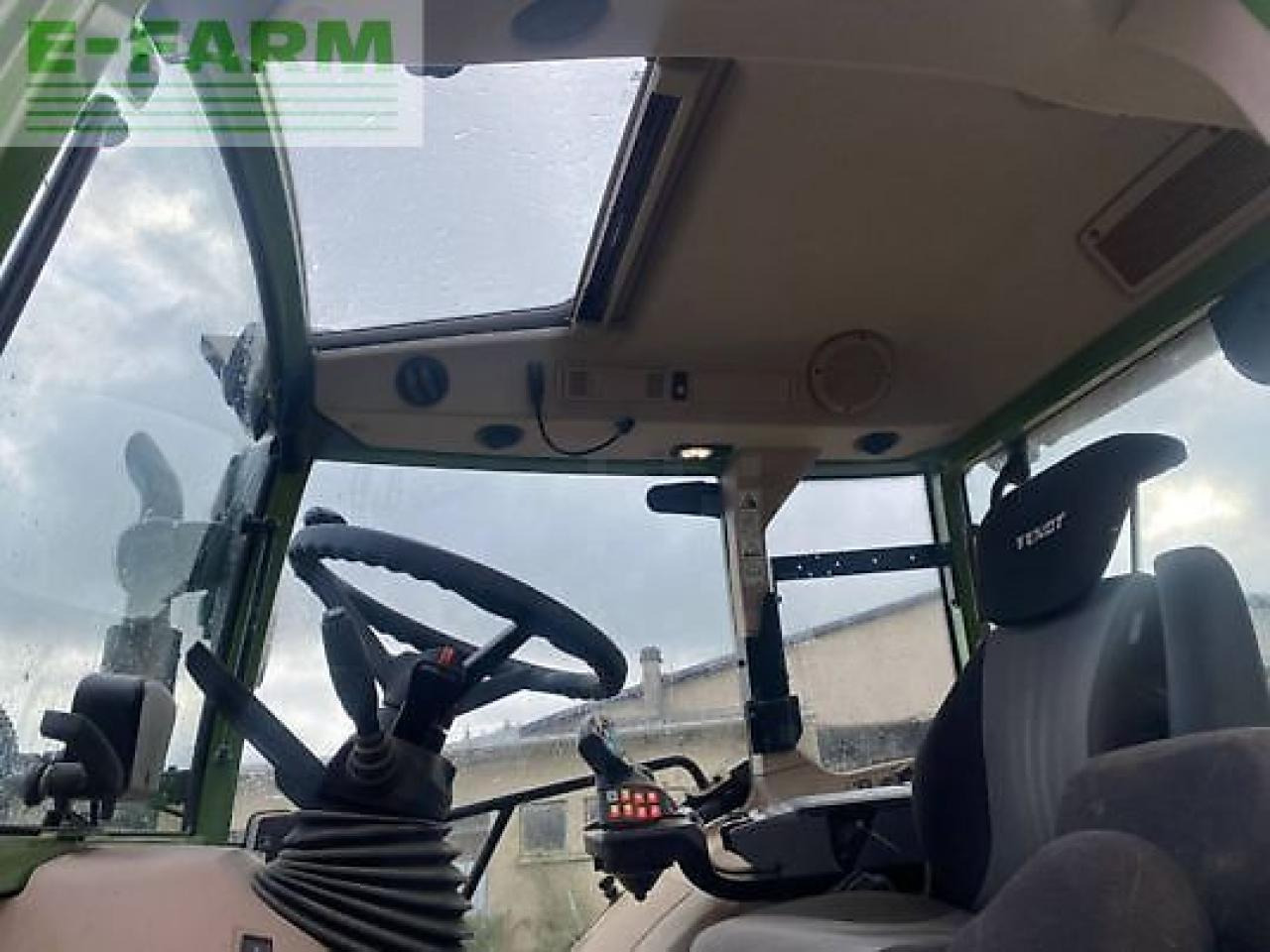 Farm tractor Fendt 208 s S: picture 7