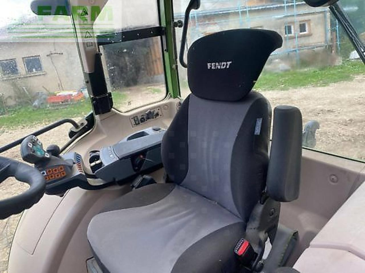 Farm tractor Fendt 208 s S: picture 6