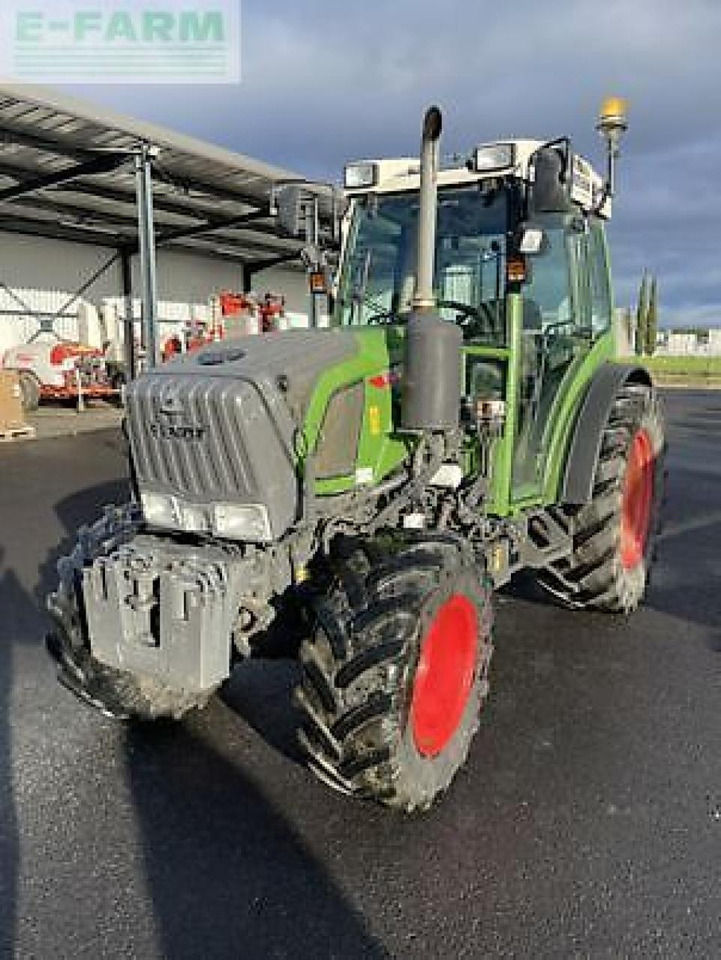 Fendt 211f - Farm tractor: picture 1 Fendt 211f - Farm tractor: picture 1