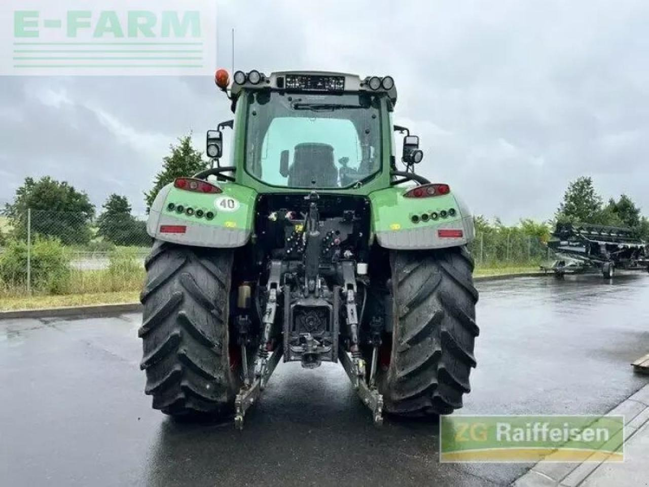 Farm tractor Fendt 724 scr: picture 9