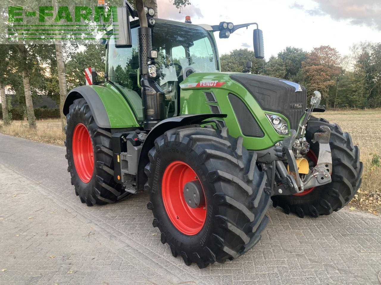 Fendt 724 vario profi+ ProfiPlus - Farm tractor: picture 2 Fendt 724 vario profi+ ProfiPlus - Farm tractor: picture 2