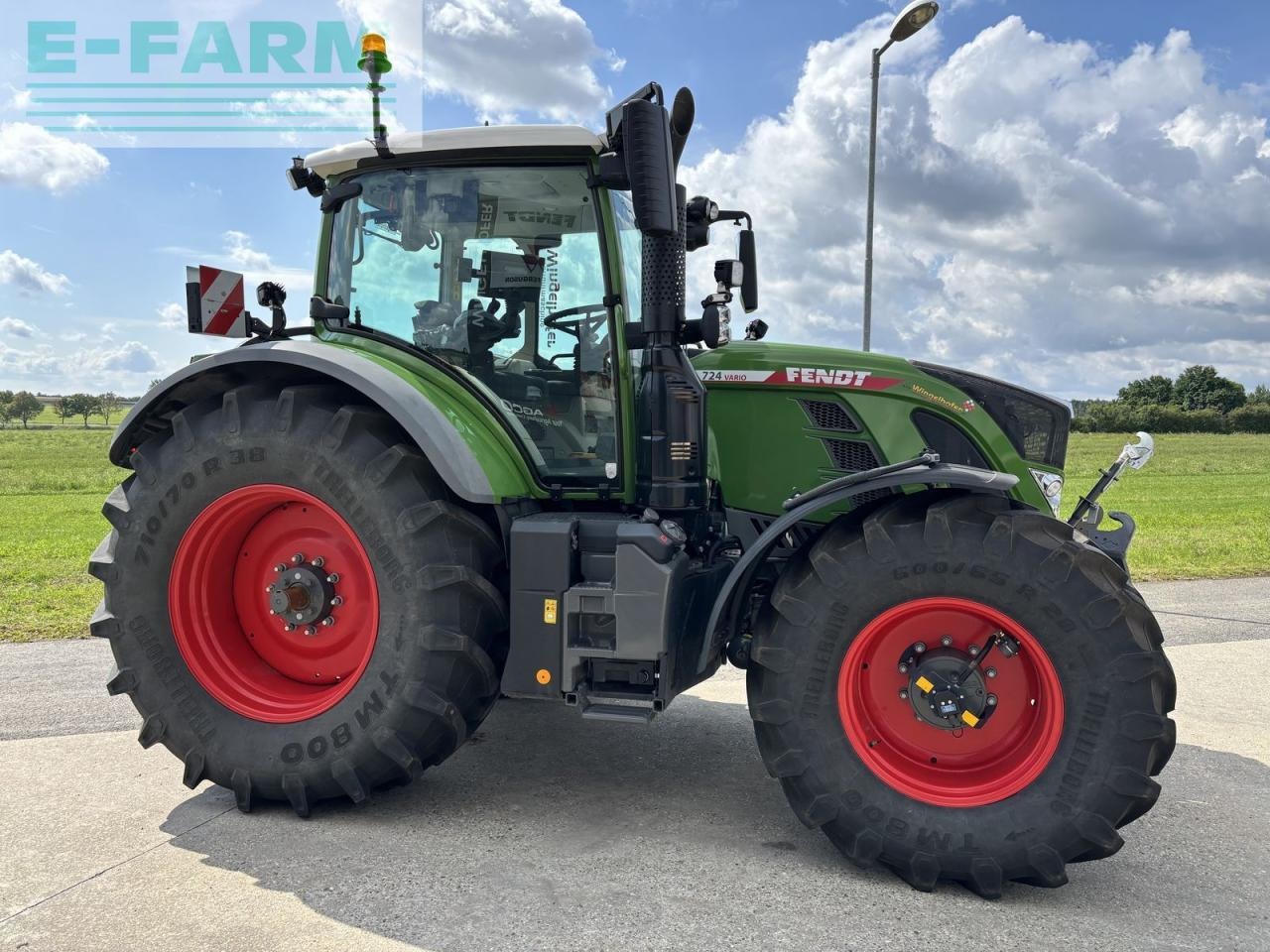 Fendt 724 vario profi+ ProfiPlus - Farm tractor: picture 5 Fendt 724 vario profi+ ProfiPlus - Farm tractor: picture 5