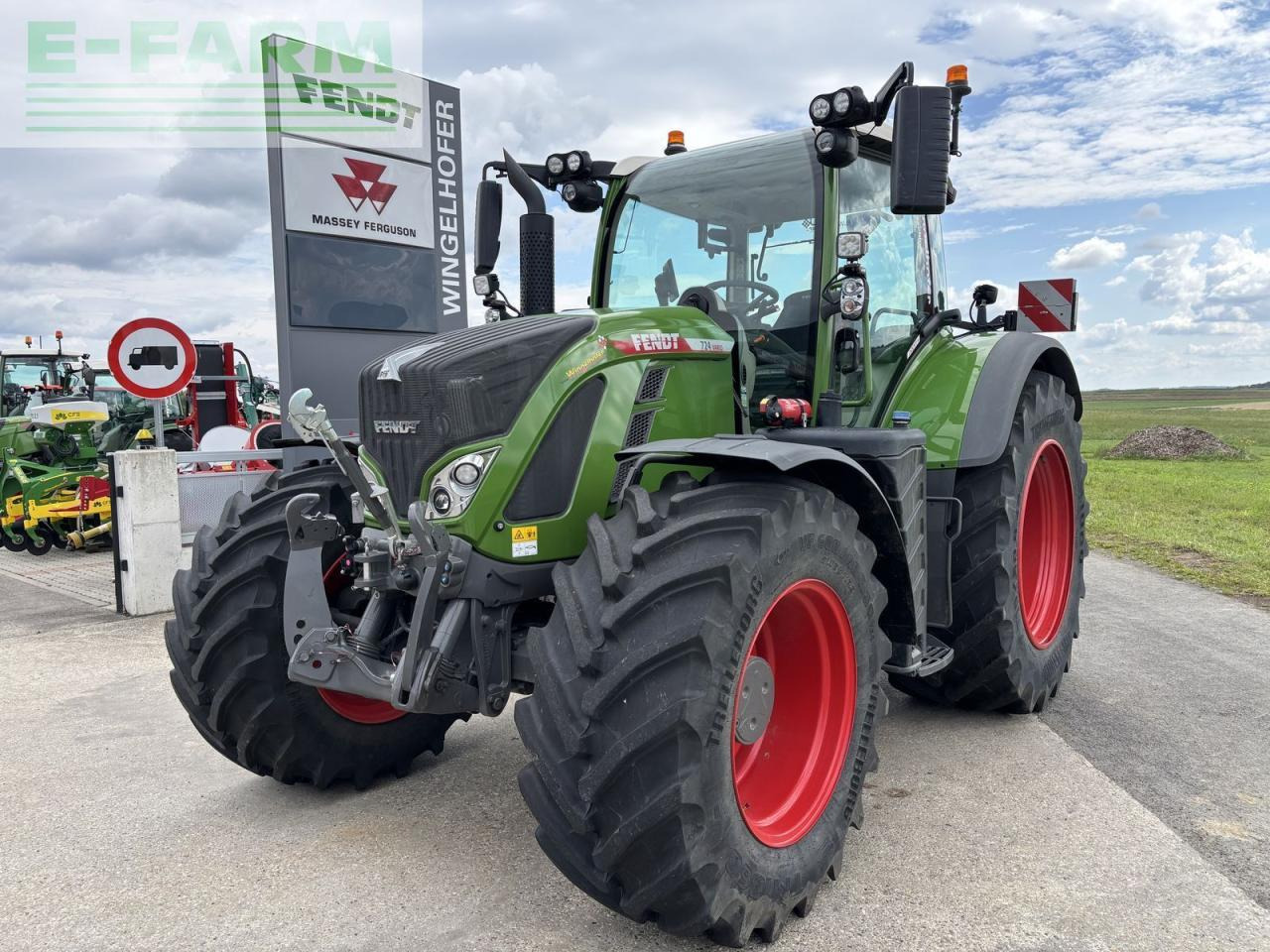 Fendt 724 vario profi+ ProfiPlus - Farm tractor: picture 1 Fendt 724 vario profi+ ProfiPlus - Farm tractor: picture 1