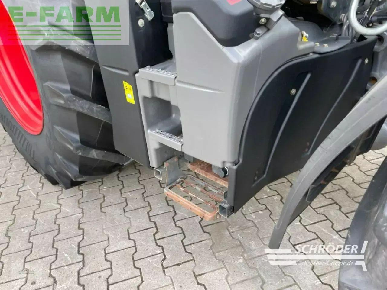 Farm tractor Fendt 724 vario s4 profi plus ProfiPlus: picture 21
