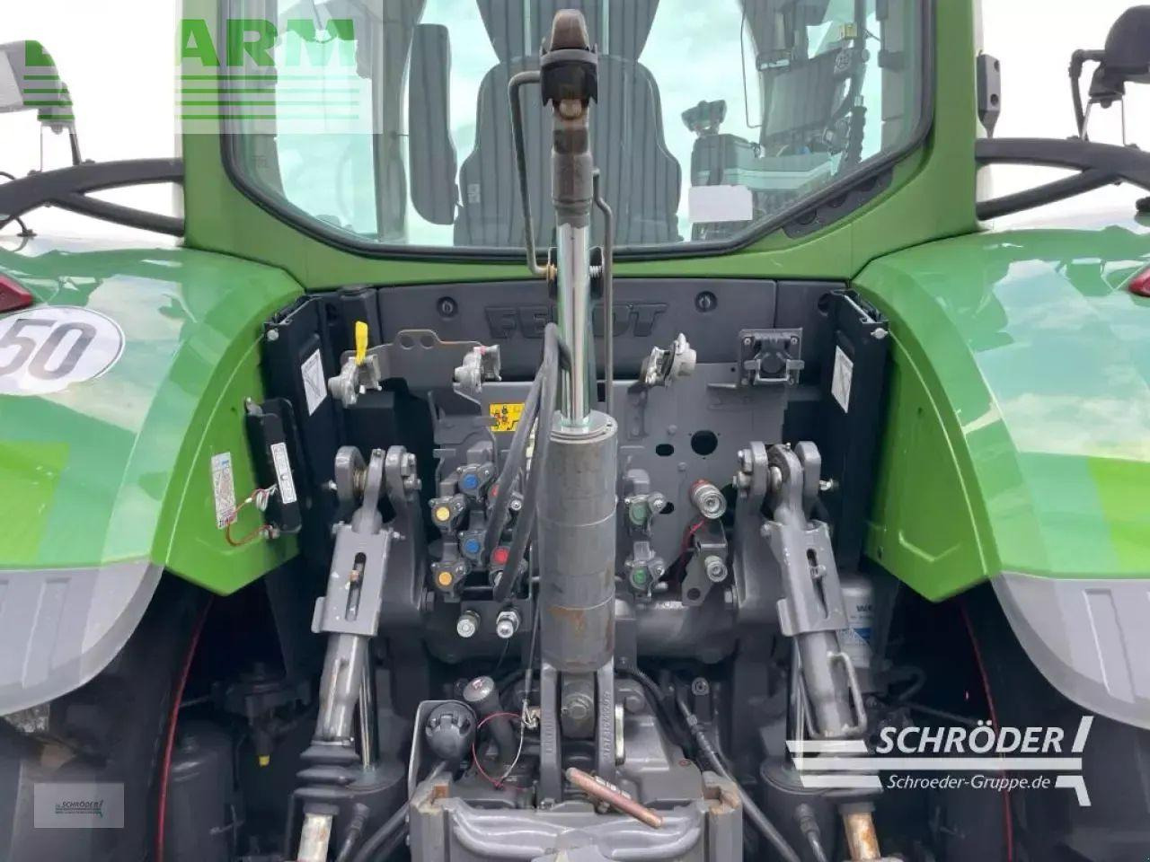 Farm tractor Fendt 724 vario s4 profi plus ProfiPlus: picture 17