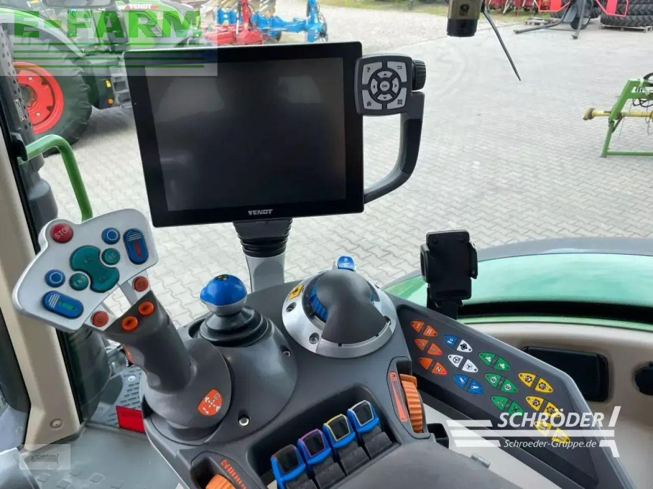 Farm tractor Fendt 724 vario s4 profi plus ProfiPlus: picture 13