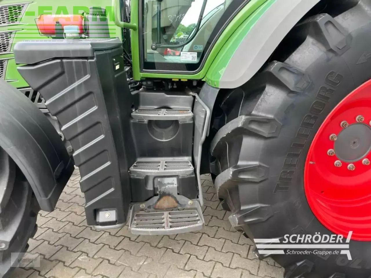 Farm tractor Fendt 724 vario s4 profi plus ProfiPlus: picture 15