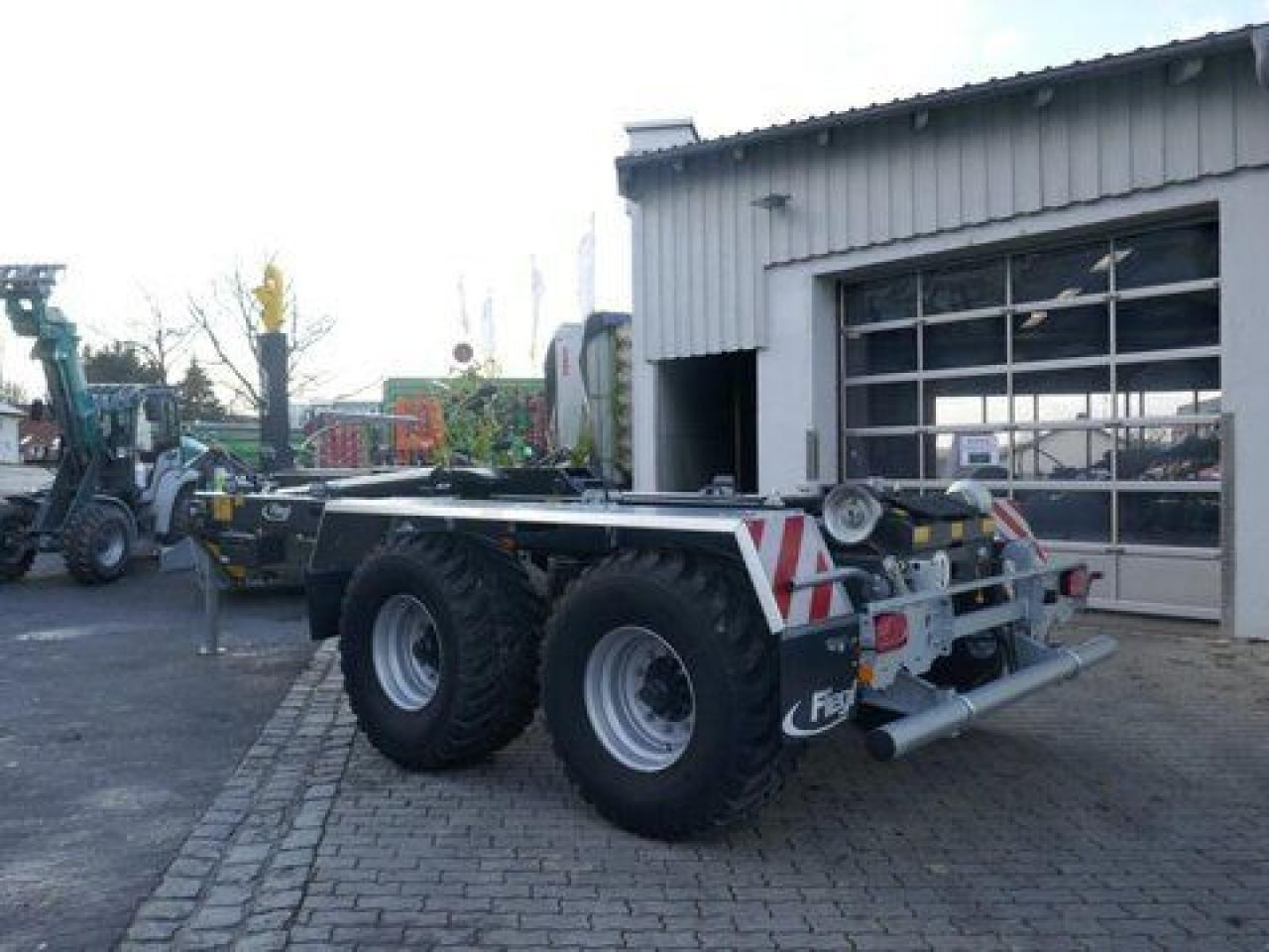Fliegl hkl 22 - tandem abrollkipper - abgelagert! - Roll-off/ Skip trailer: picture 5 Fliegl hkl 22 - tandem abrollkipper - abgelagert! - Roll-off/ Skip trailer: picture 5