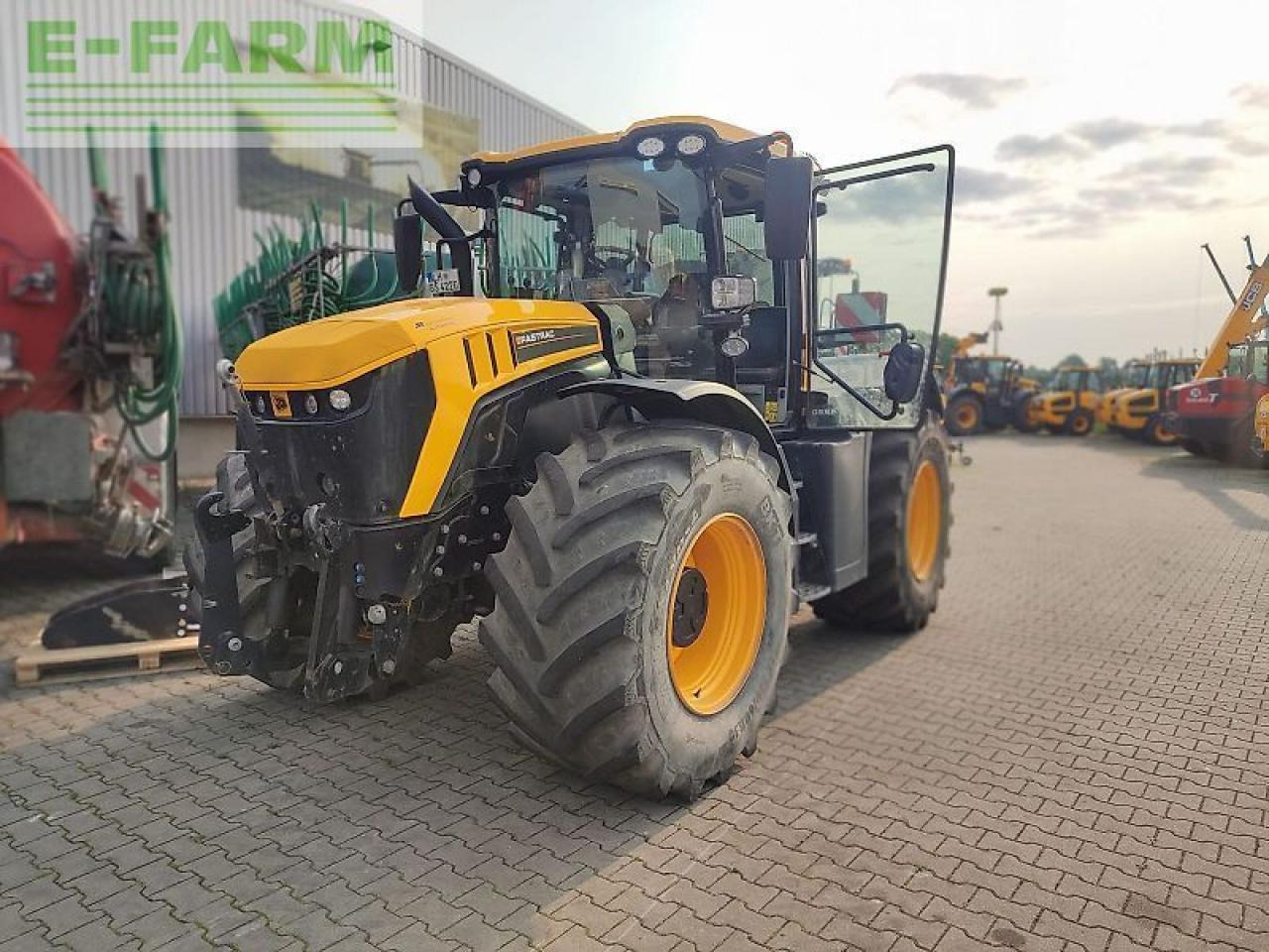 JCB 4220 fastrac - Farm tractor: picture 1 JCB 4220 fastrac - Farm tractor: picture 1