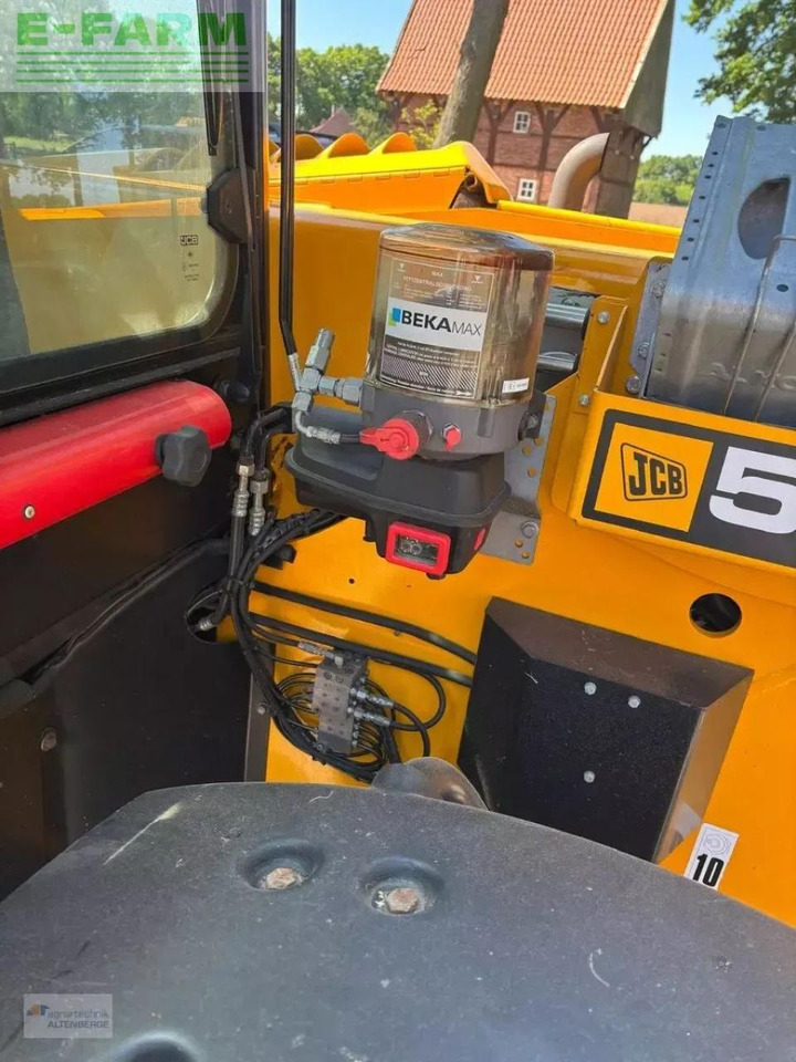 Telescopic handler JCB 527-58 agri: picture 8