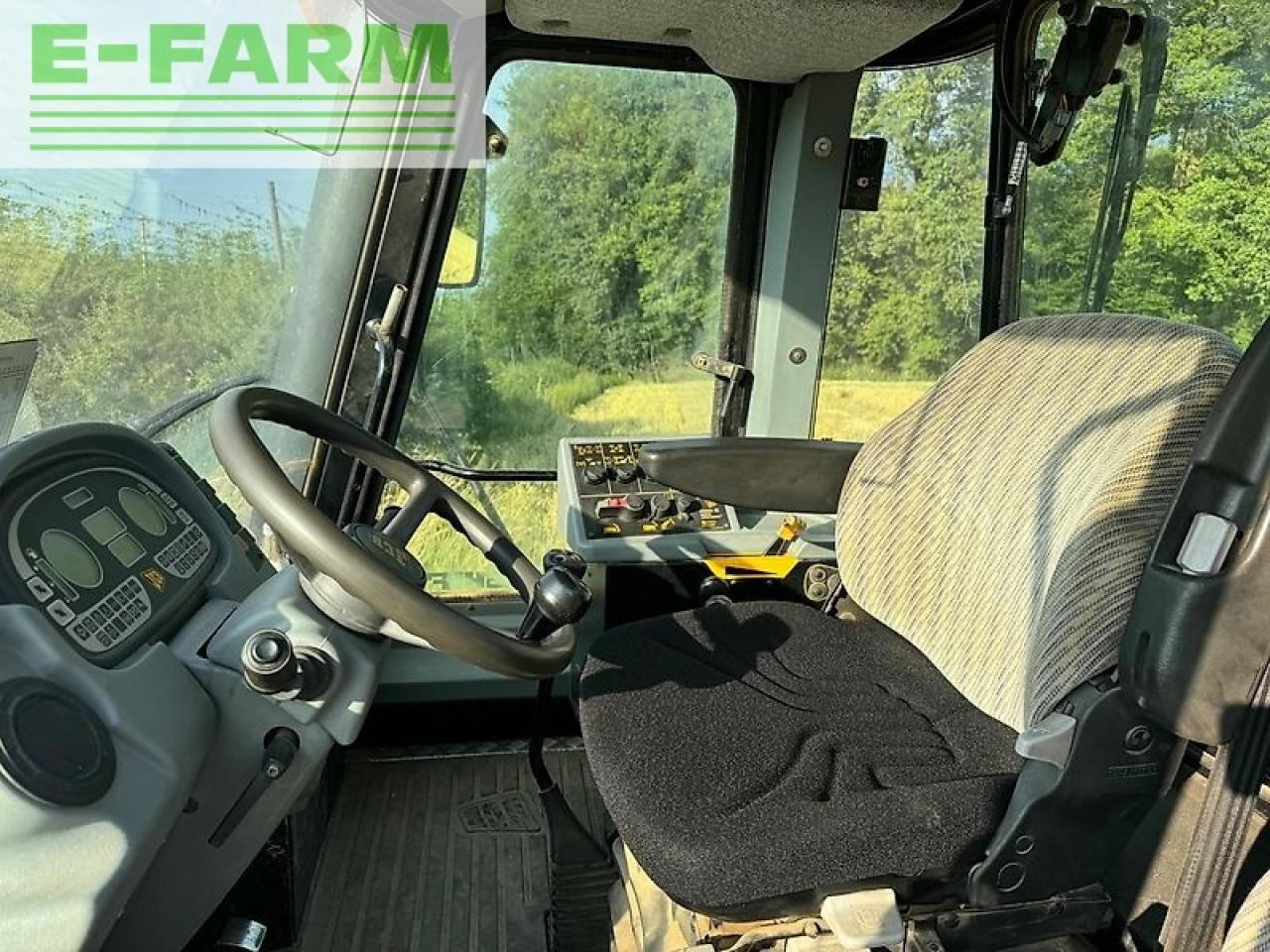 Farm tractor JCB fastrac 3185 smothshift: picture 14