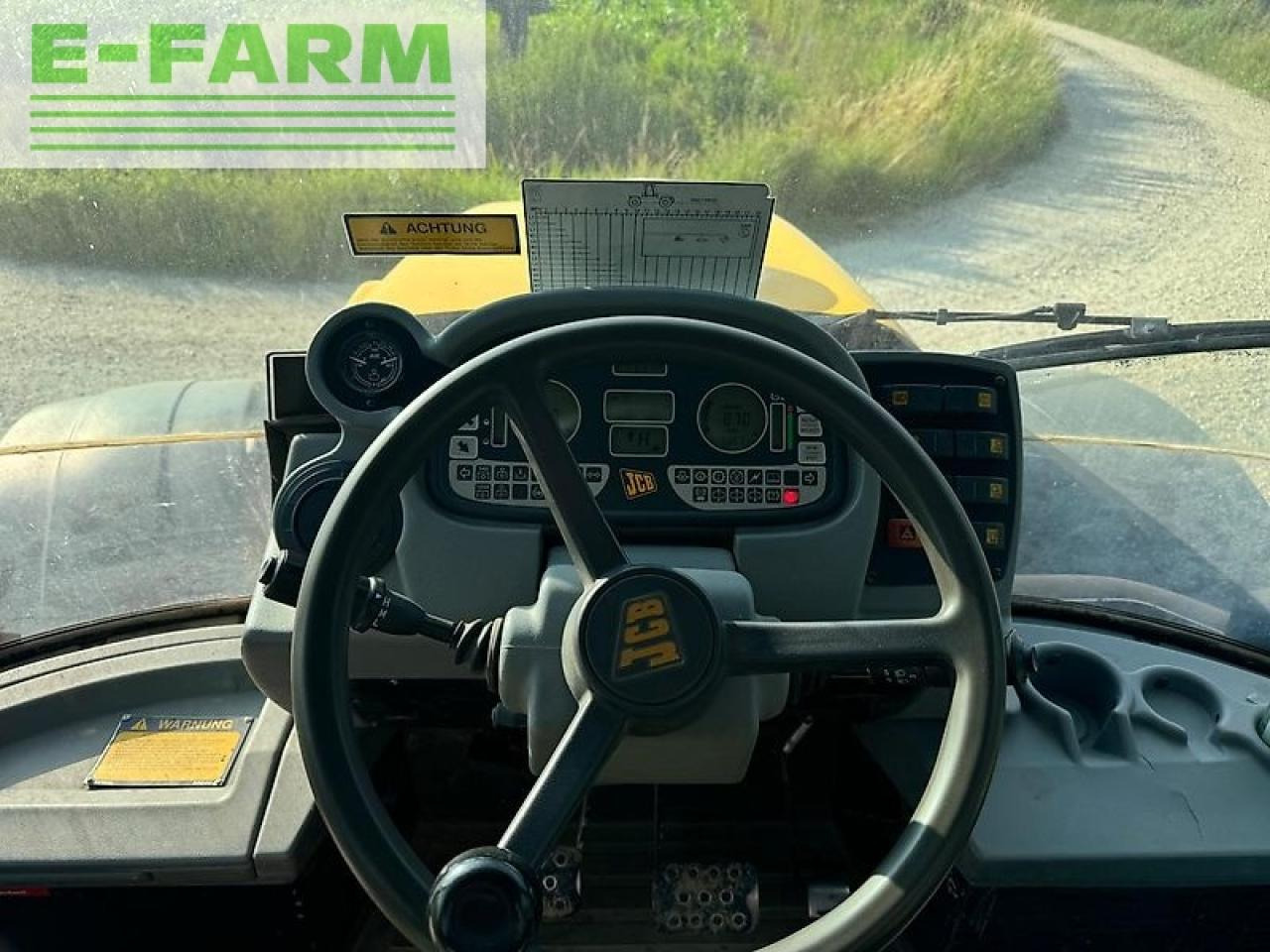 Farm tractor JCB fastrac 3185 smothshift: picture 17