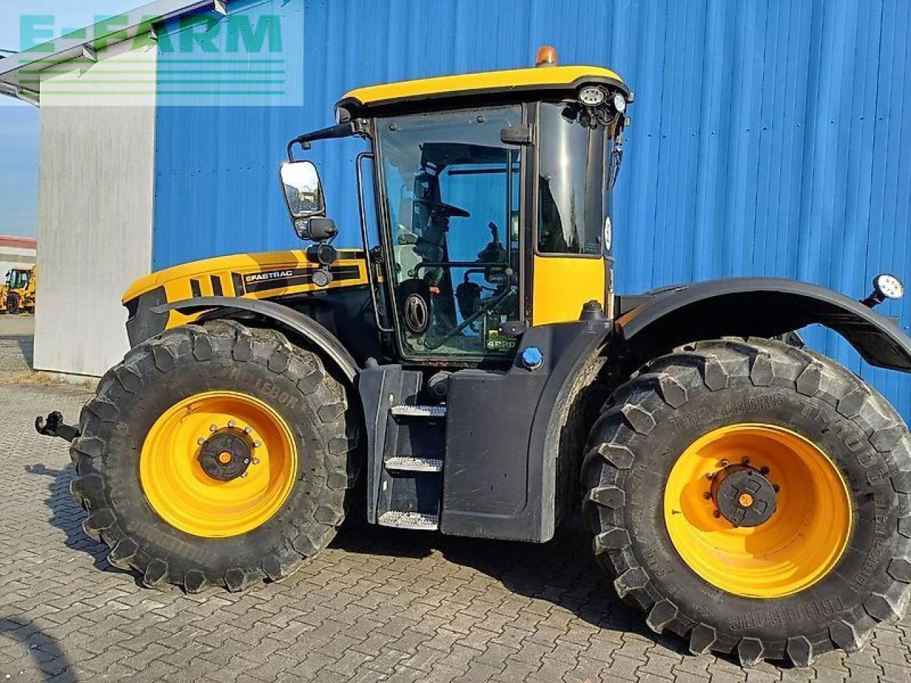 JCB fastrac 4220 - Farm tractor: picture 3 JCB fastrac 4220 - Farm tractor: picture 3
