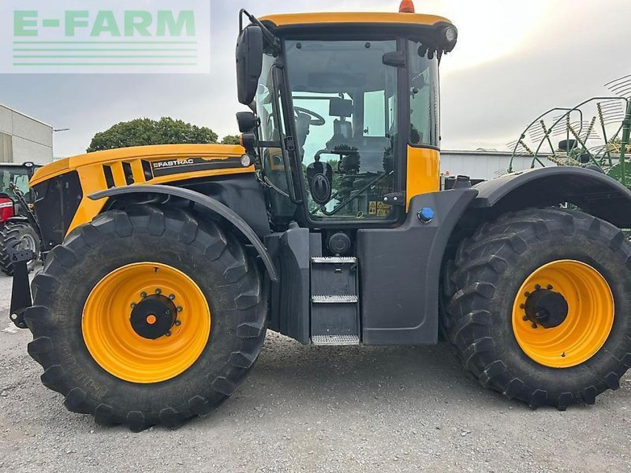 JCB fastrac 4220 - Farm tractor: picture 3 JCB fastrac 4220 - Farm tractor: picture 3