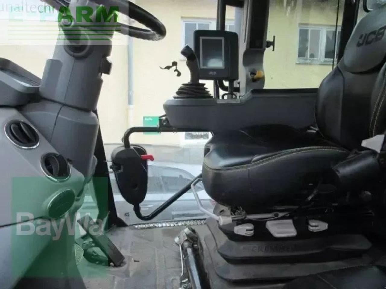 Farm tractor JCB jcb 8330: picture 10 Farm tractor JCB jcb 8330: picture 10