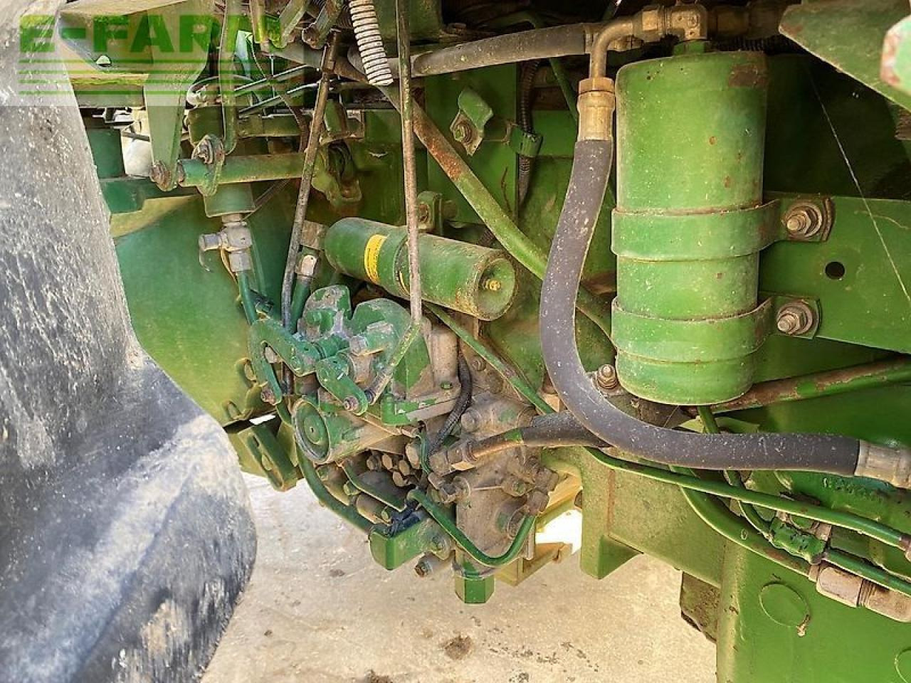 Farm tractor John Deere 4755: picture 7