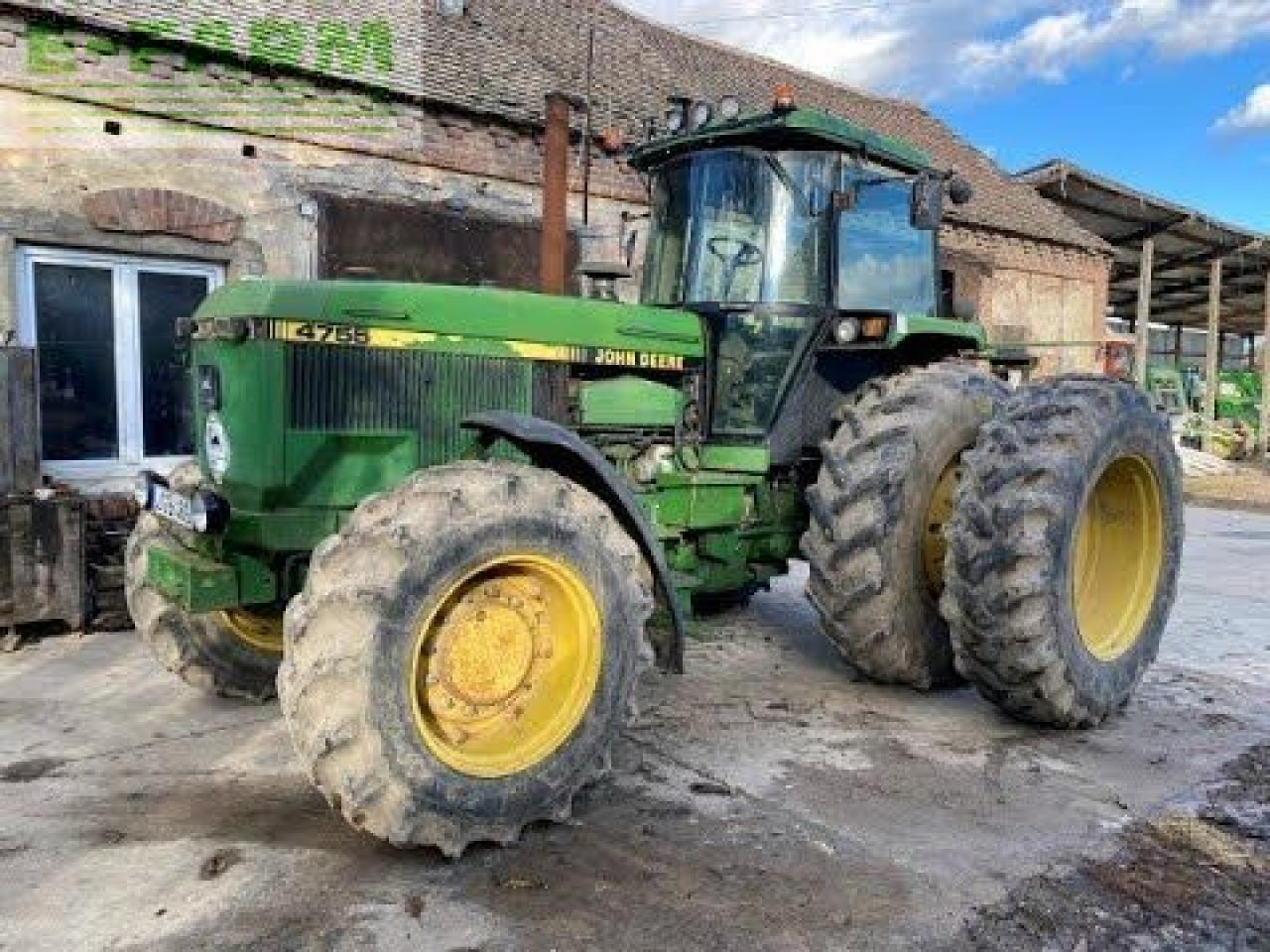 Farm tractor John Deere 4755: picture 28