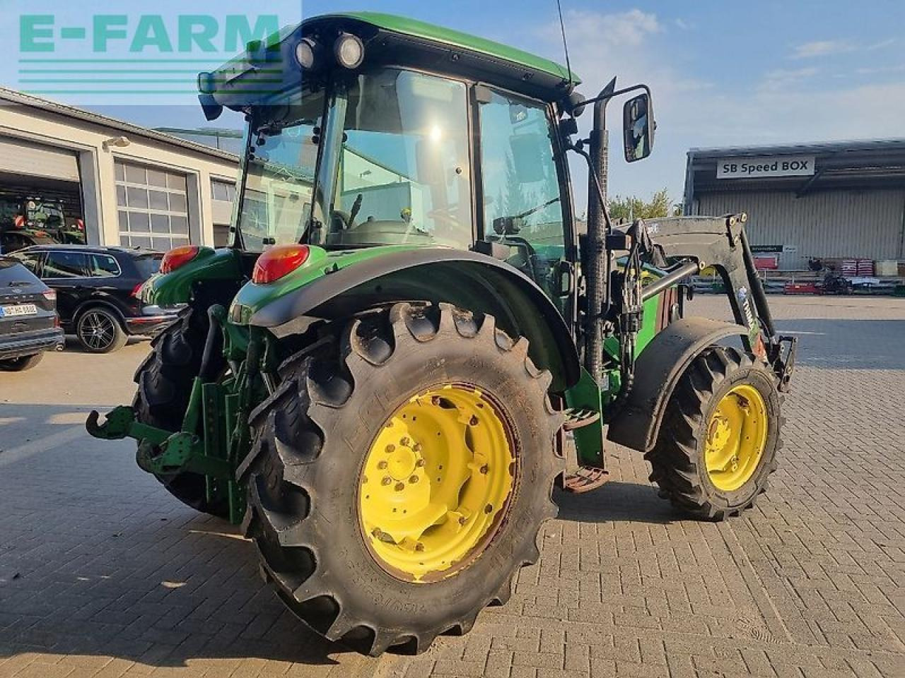 Farm tractor John Deere 5080m: picture 8