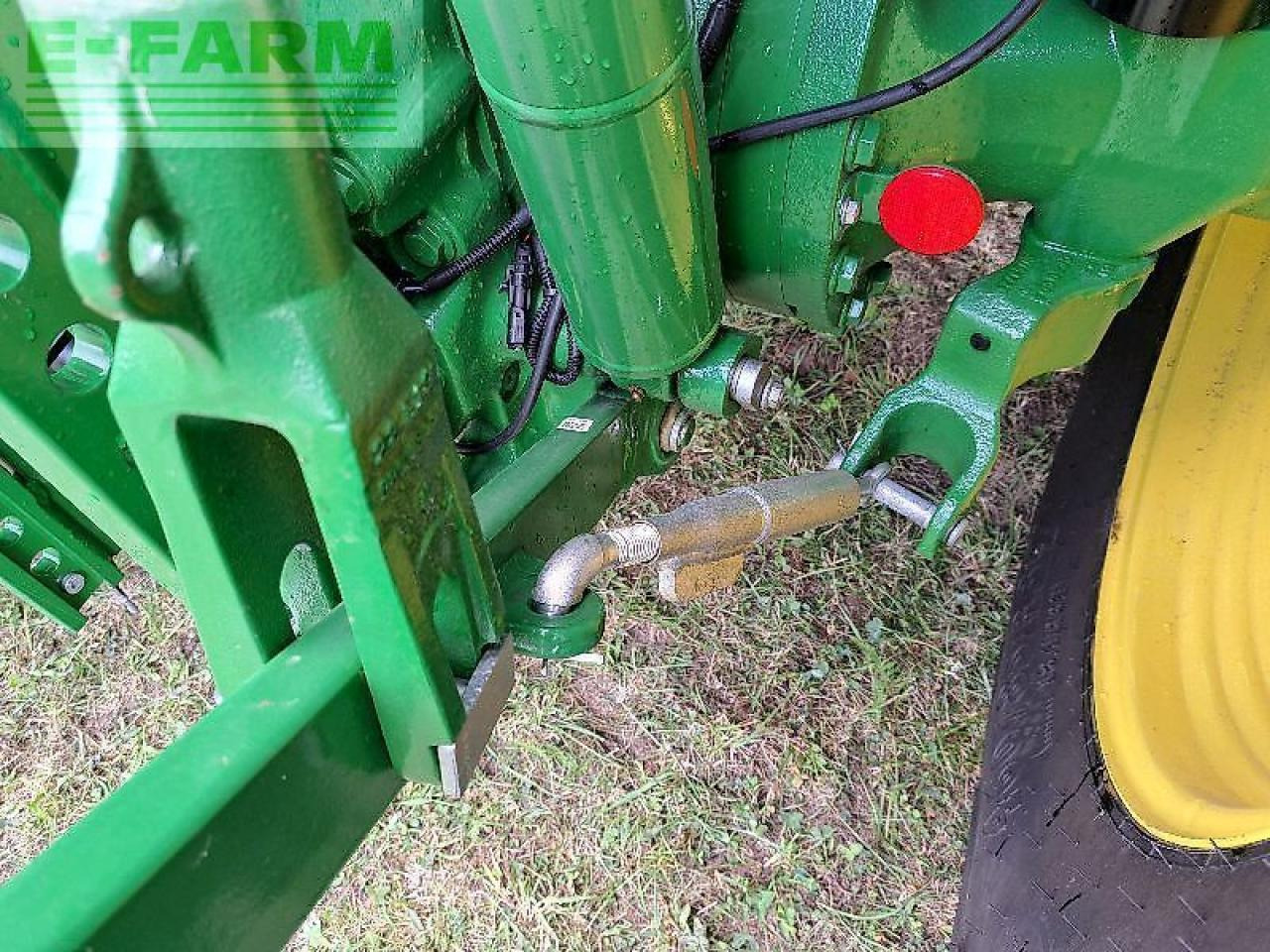 Farm tractor John Deere 5100m: picture 7