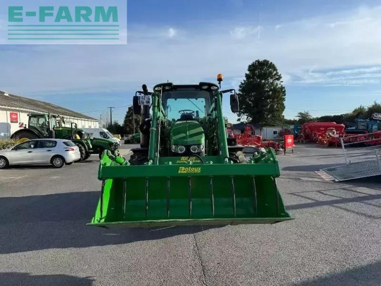John Deere 6100m - Farm tractor: picture 2 John Deere 6100m - Farm tractor: picture 2