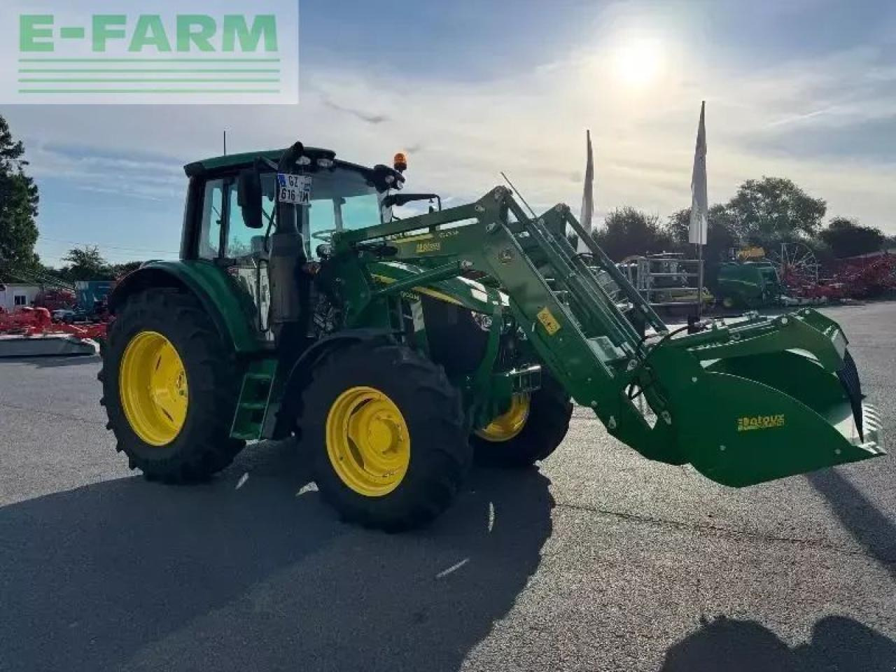 John Deere 6100m - Farm tractor: picture 3 John Deere 6100m - Farm tractor: picture 3