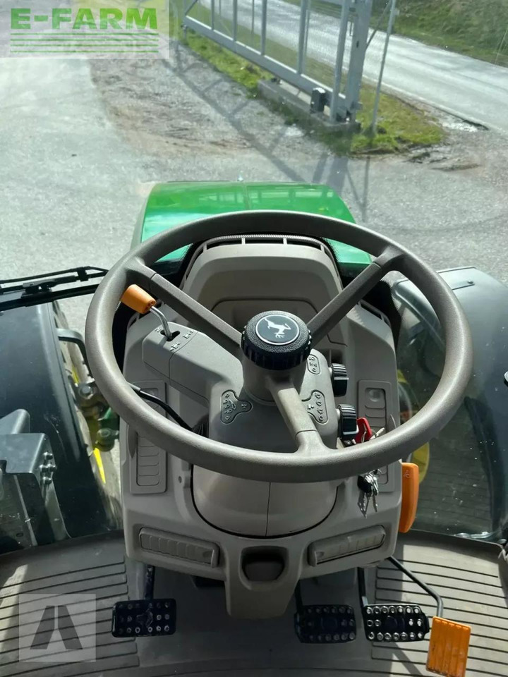 Farm tractor John Deere 6100m: picture 12 Farm tractor John Deere 6100m: picture 12