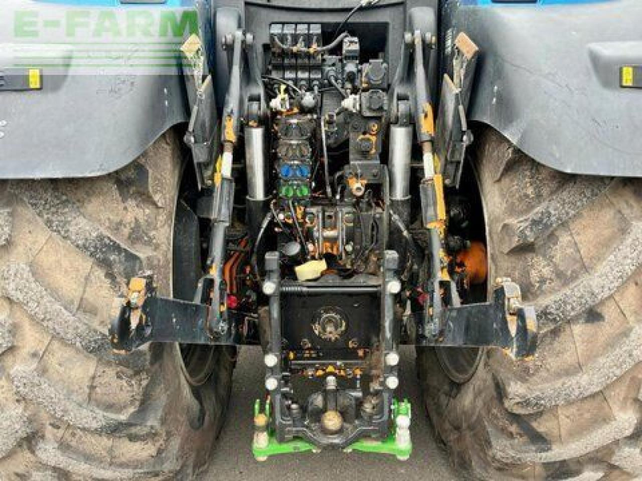 Farm tractor John Deere 6195 r directdrive: picture 10