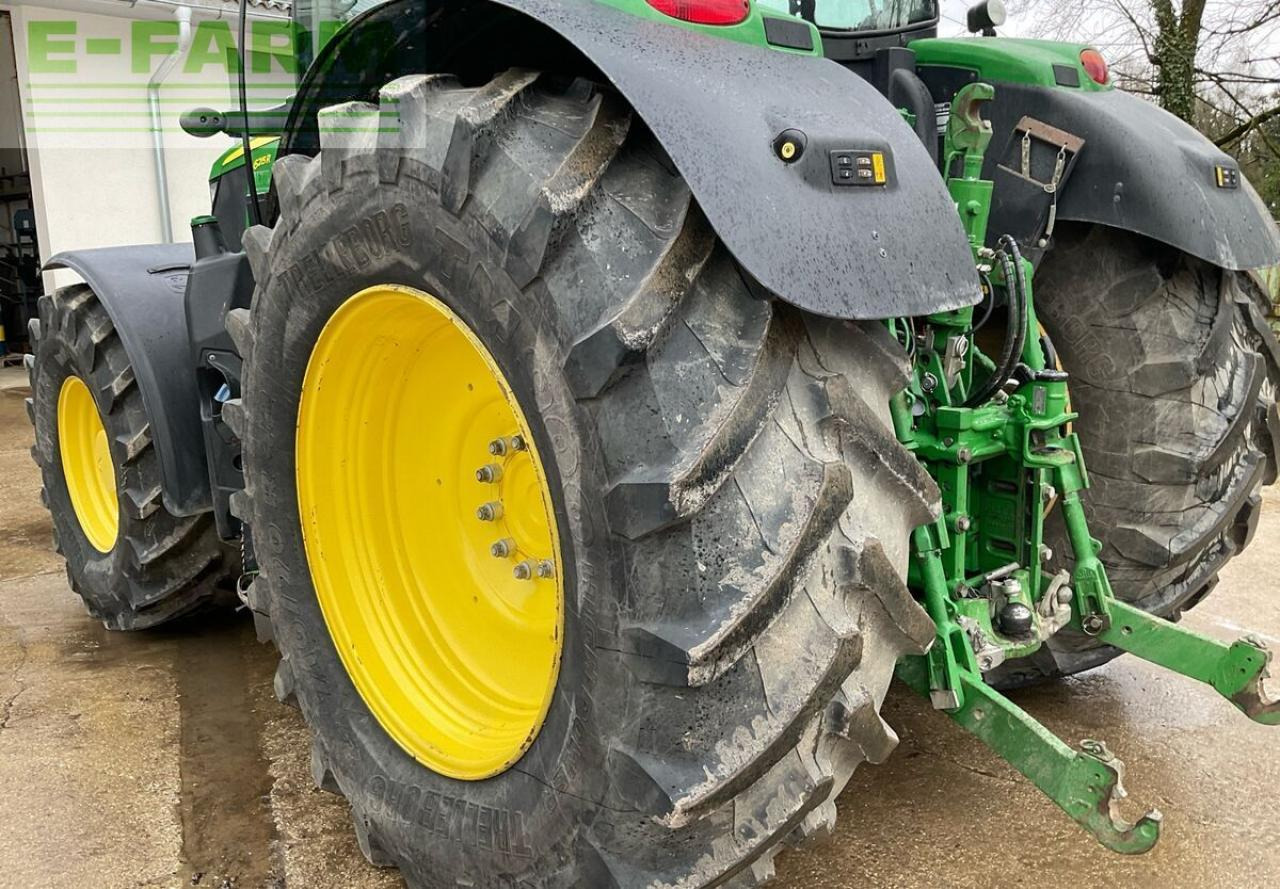Farm tractor John Deere 6215r: picture 17