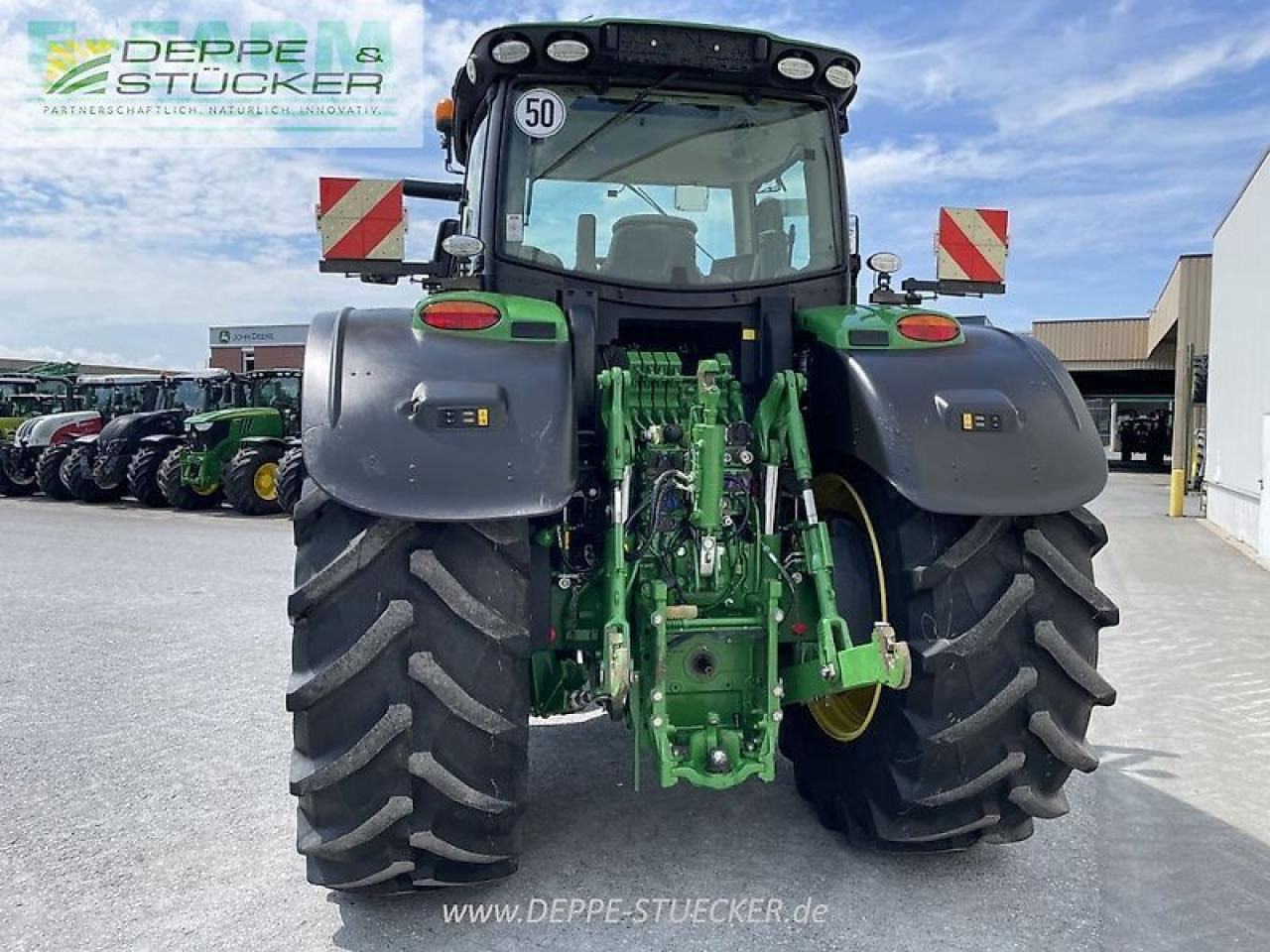 Farm tractor John Deere 6230r: picture 11
