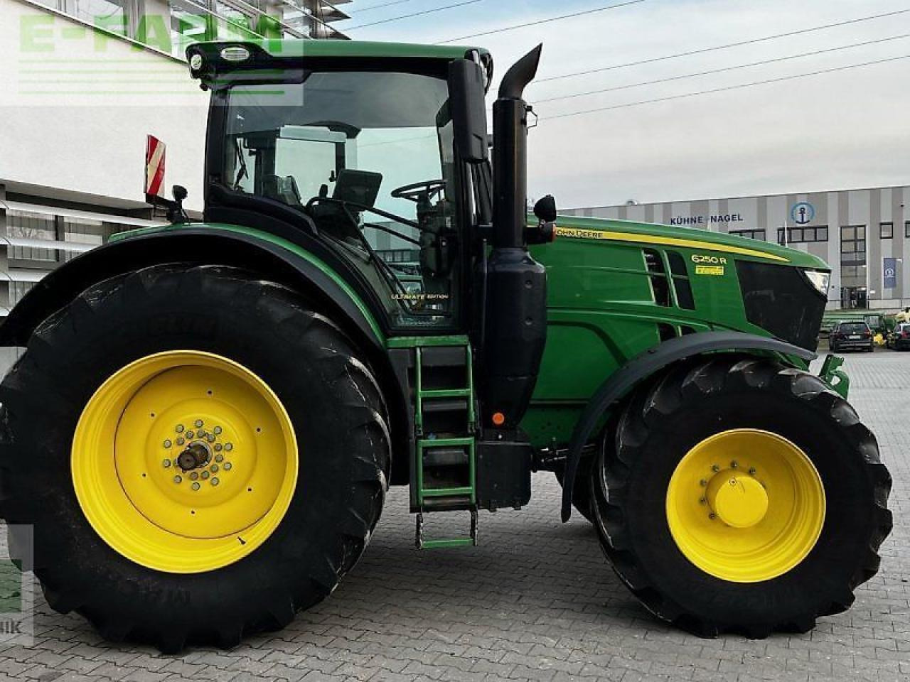 John Deere 6250r - Farm tractor: picture 3 John Deere 6250r - Farm tractor: picture 3