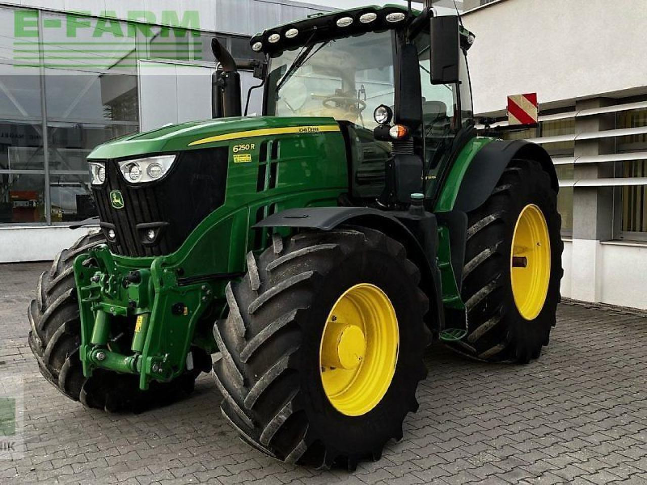 John Deere 6250r - Farm tractor: picture 1 John Deere 6250r - Farm tractor: picture 1